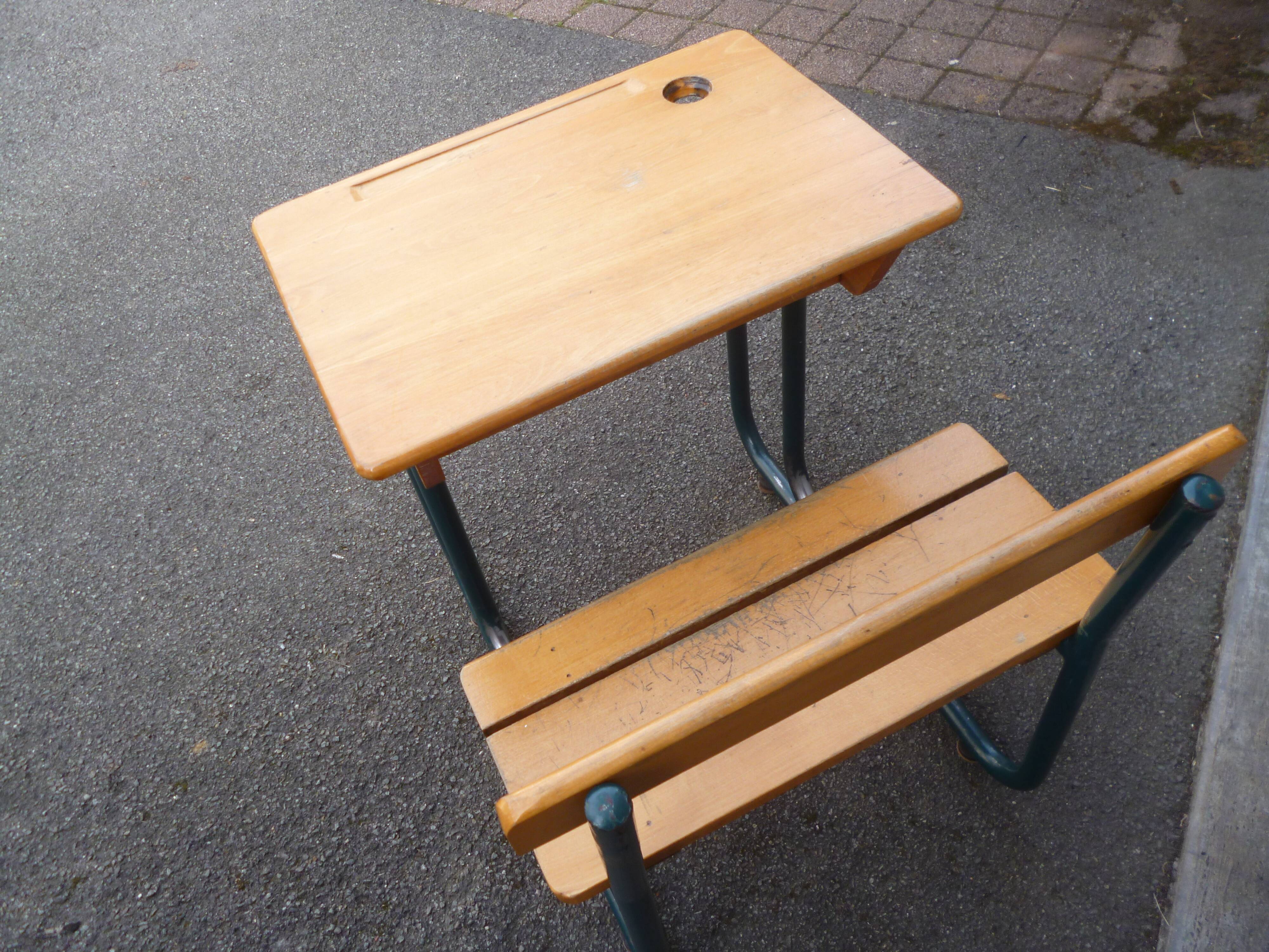 School table 1 place