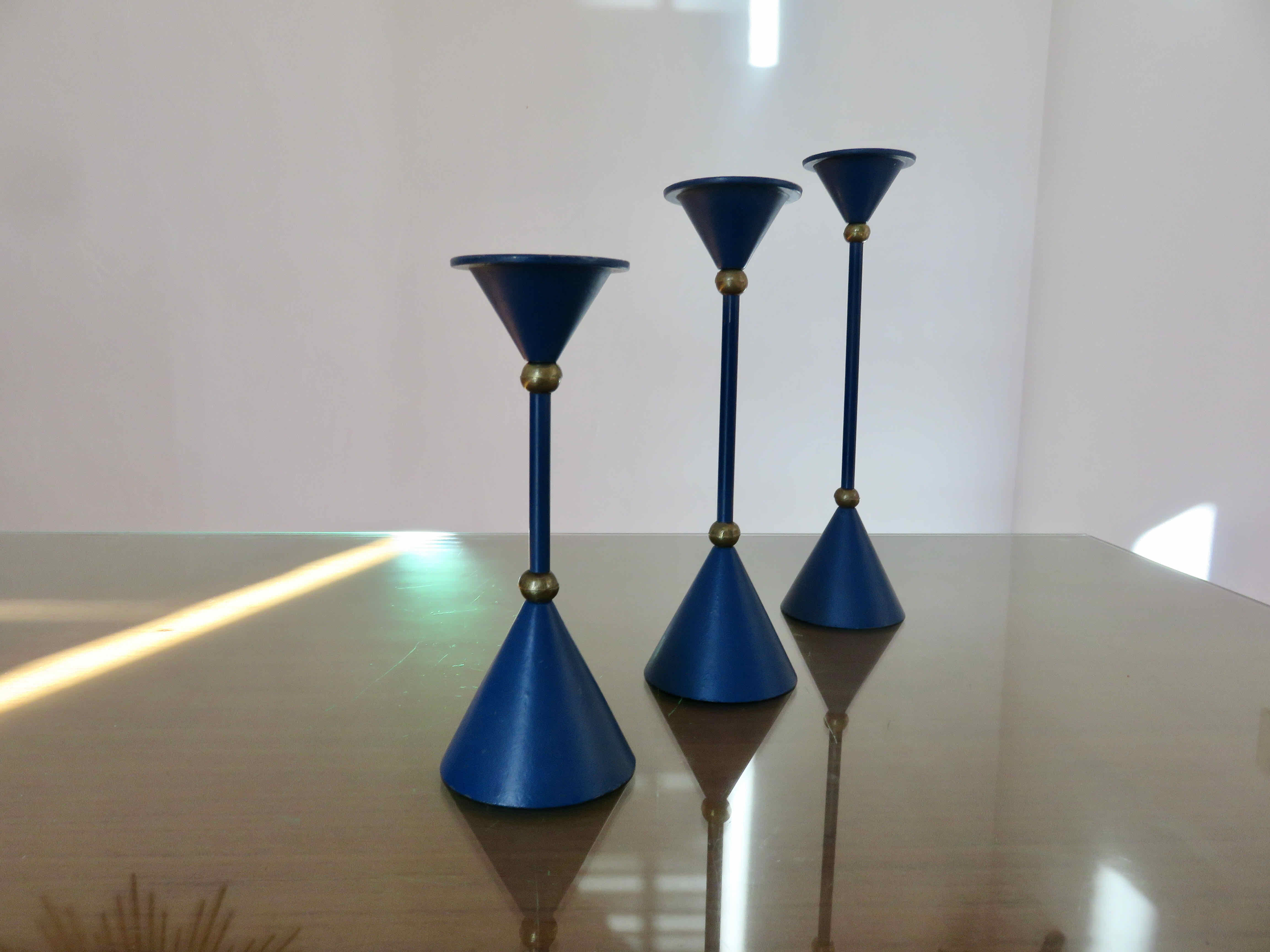 3 modernist Scandinavian candlesticks in blue lacquered metal and brass 60s 70s