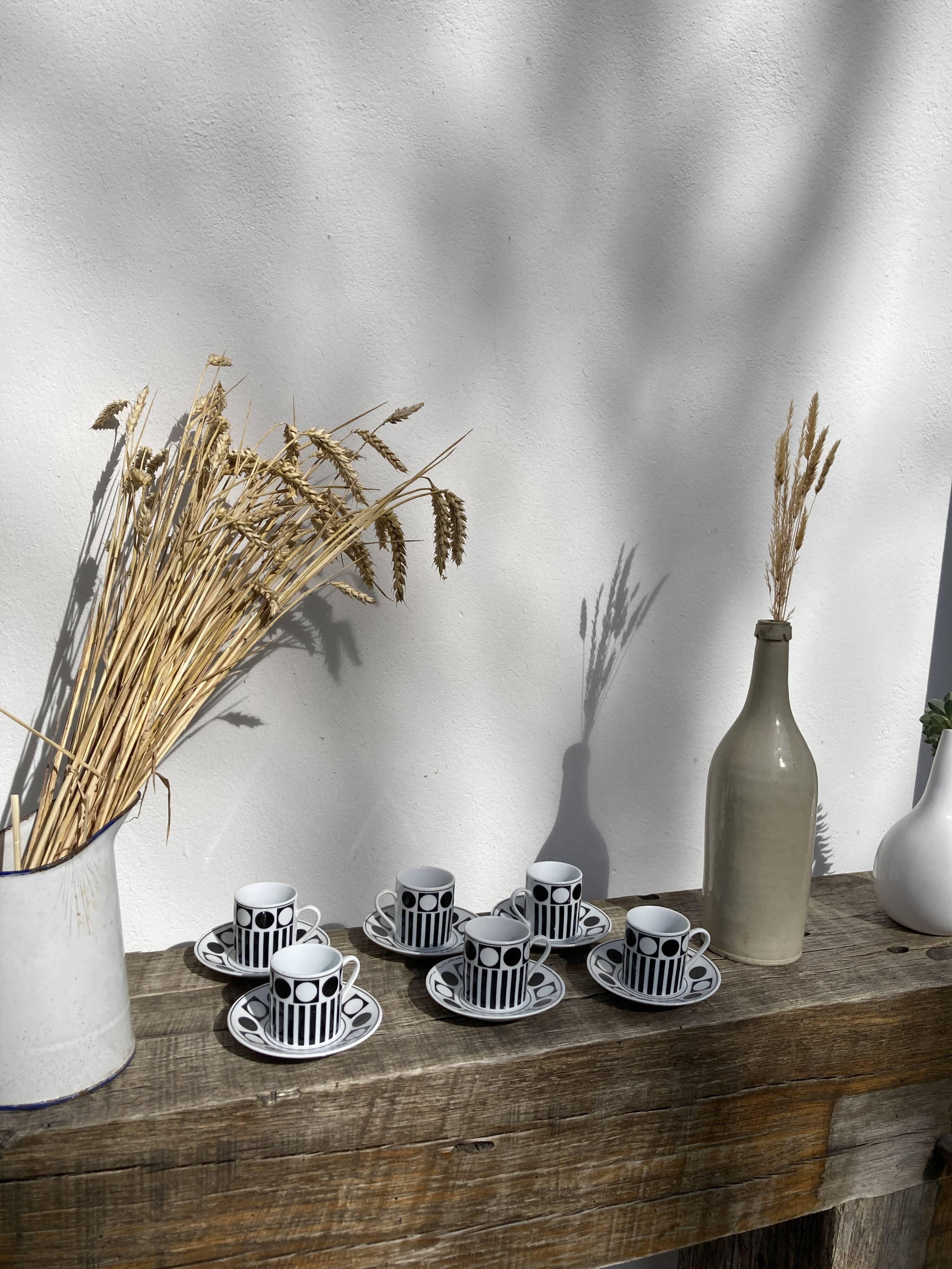 6 Vintage 90s Black and White Coffee Cups Geometric Patterns