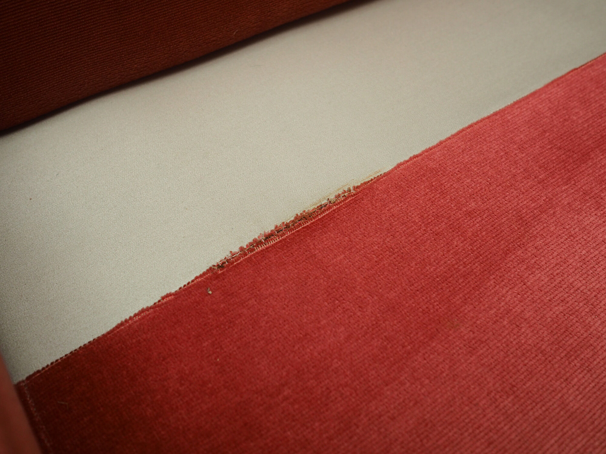 Canapé en velours rose, design suédois, années 1980