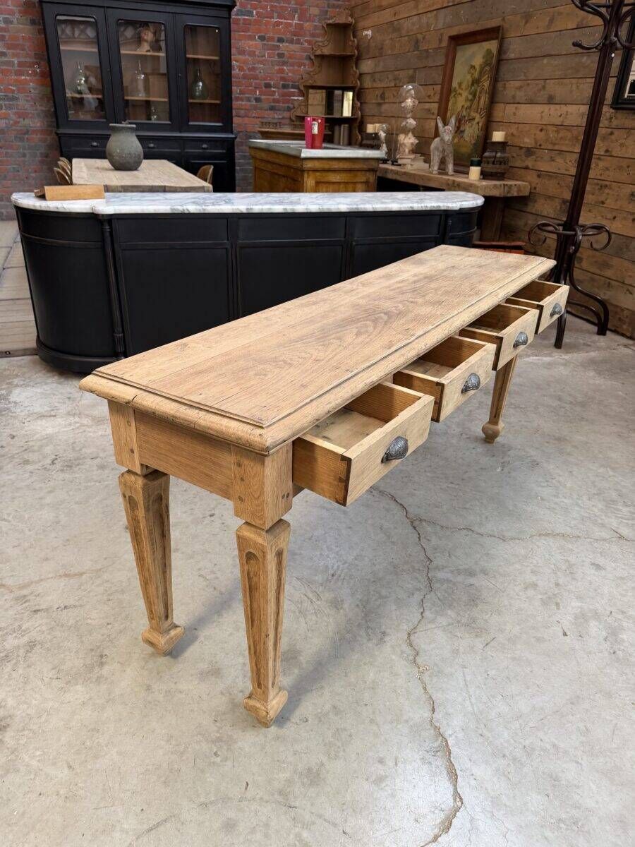 Oak console from the early 20th century.