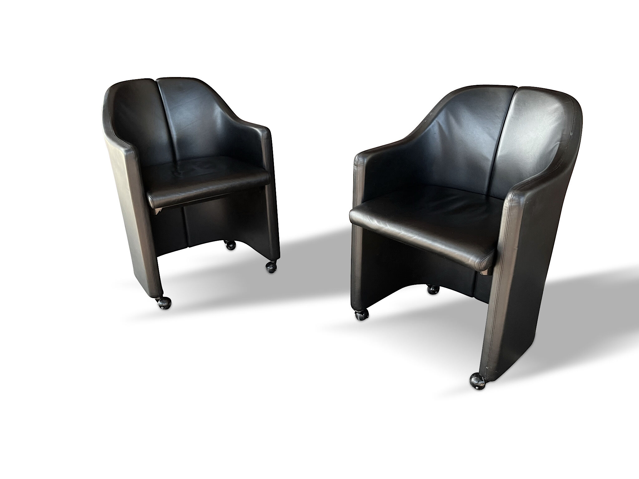 Pair of armchairs "S142" by Eugenio Gerli for Tecno in black leather