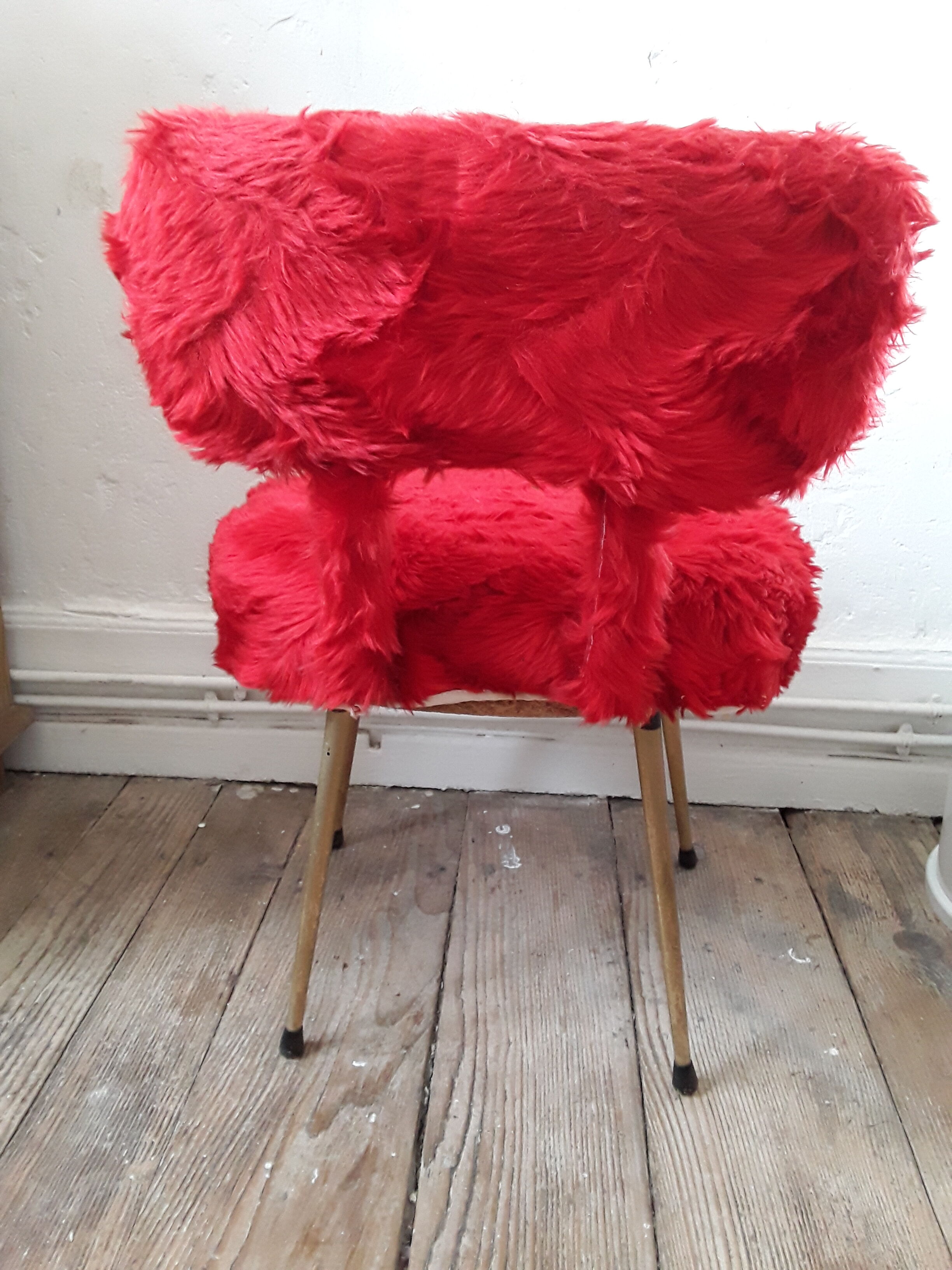 Vintage 70s plush chair
