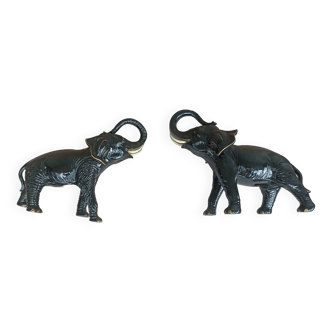 2 earthenware elephants