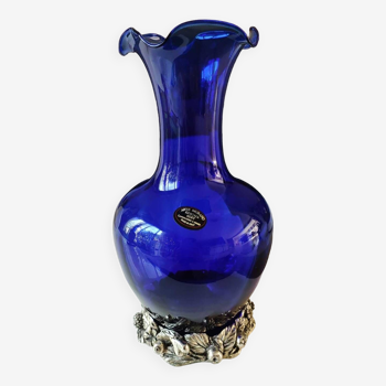 Corolle shaped vase in blown Art glass/Arte Murano Kristall Mery. Cobalt blue on a silver metal-look floral base. Dim 26 x 14 cm