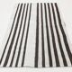 Tapis Kilim moderne rayé blanc et marron foncé