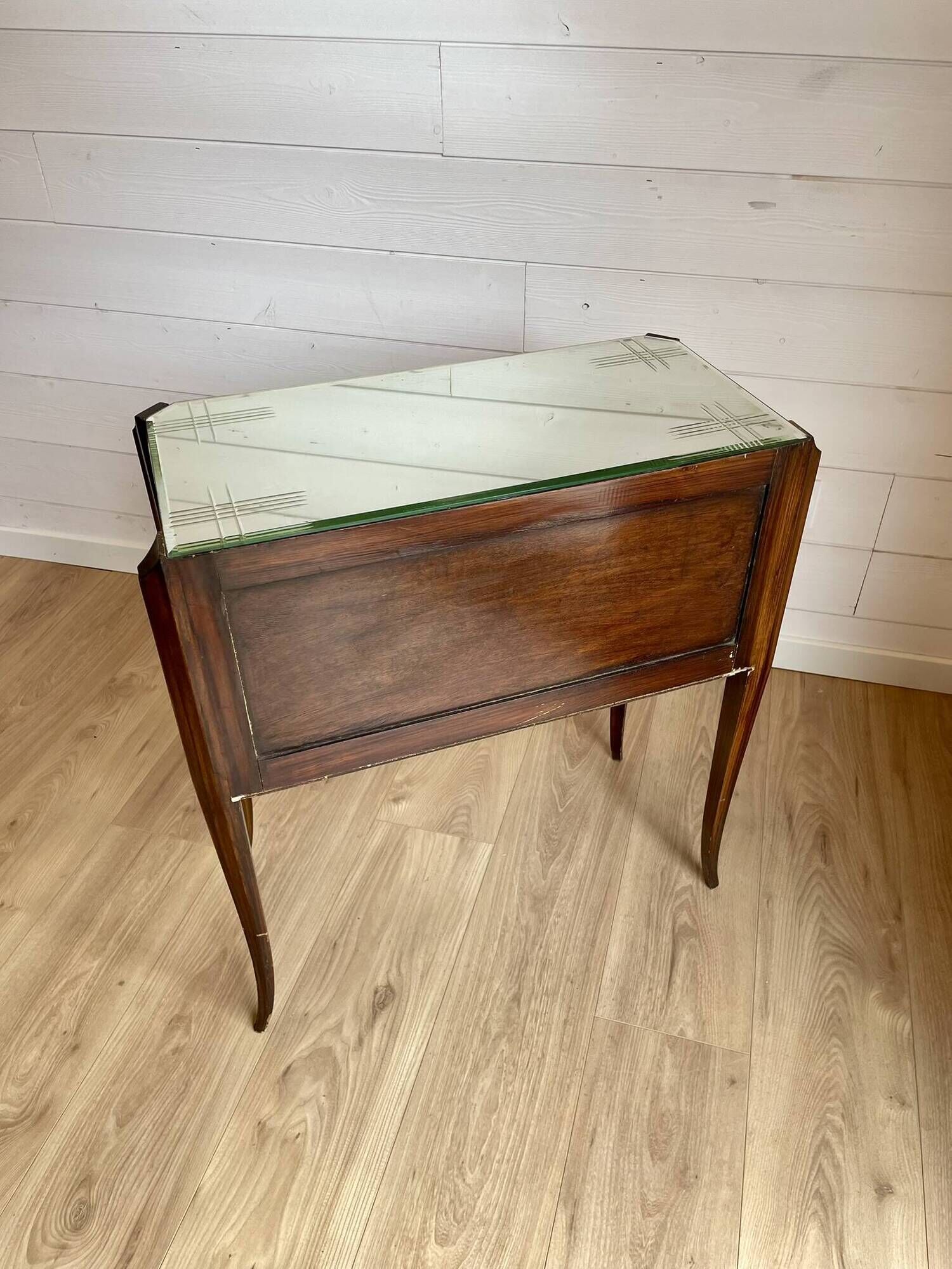 Small entrance chest of drawers or antique bedside table with engraved mirror.