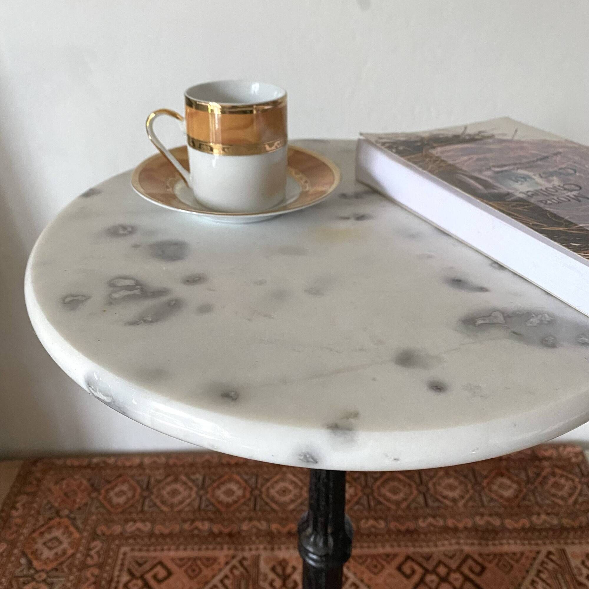 Espresso cups in porcelain and 24-carat gold gilding