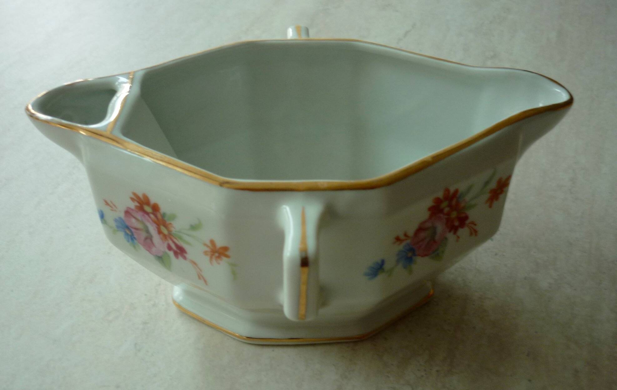 Porcelain lean/fat sauce boat