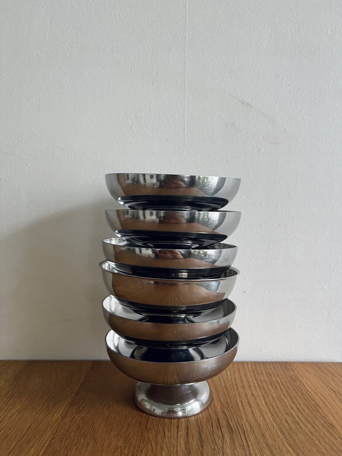 Set of 6 stainless steel bowls 1970