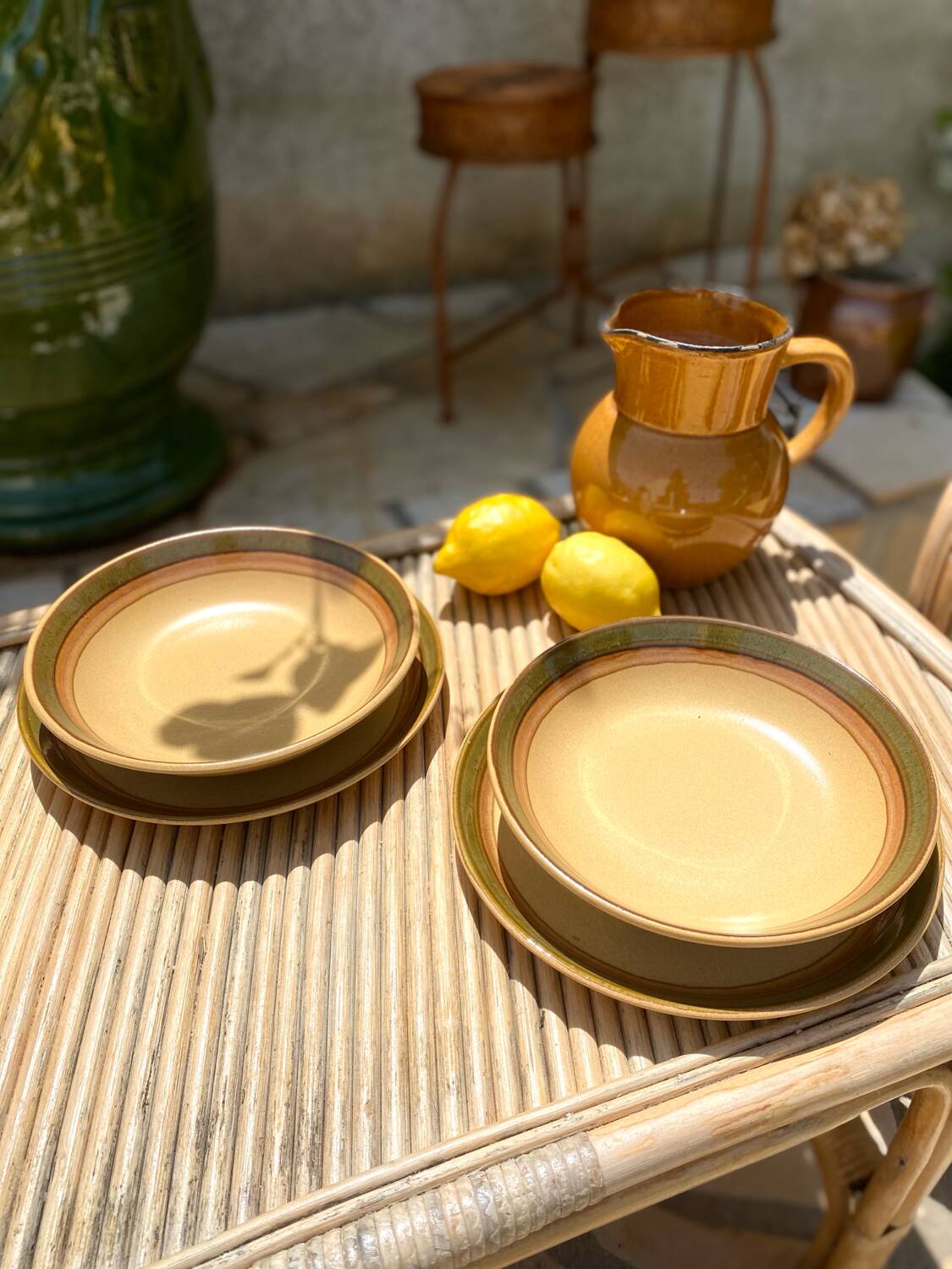 Pair of flat and deep plates in antique stoneware