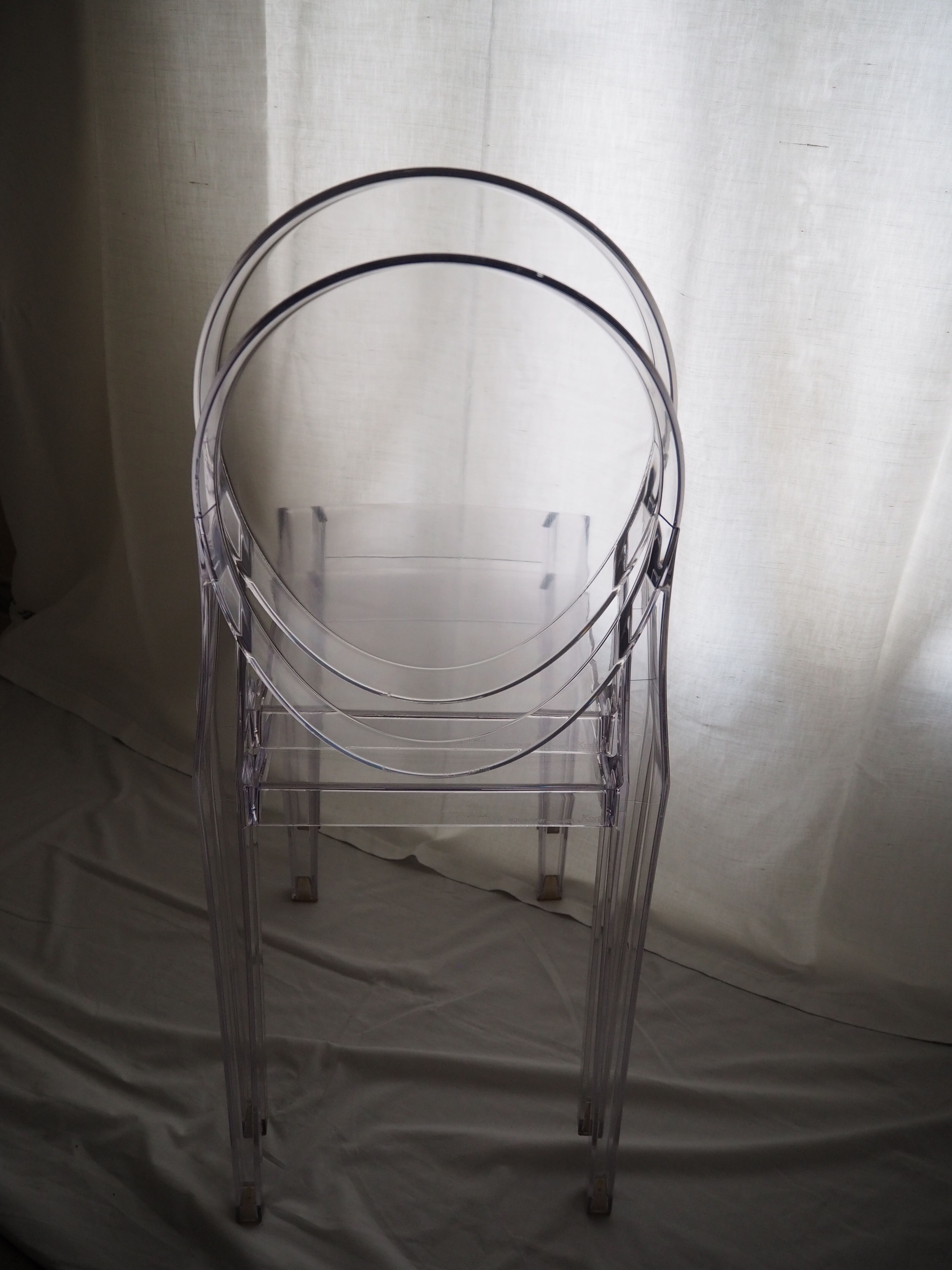 Pair of stackable chairs Victoria Ghost by Philippe Starck, Kartell