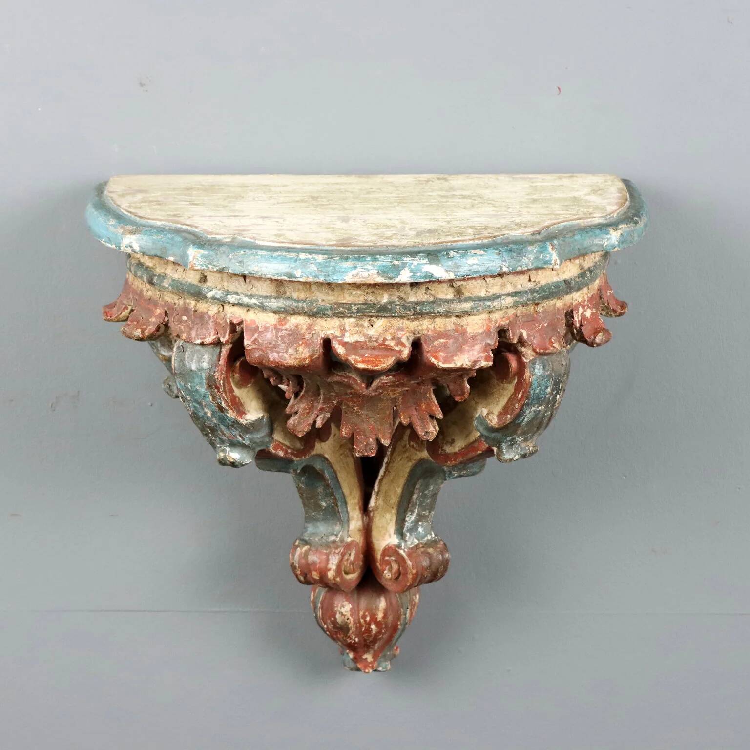 Drop-leaf console in carved wood, 18th century