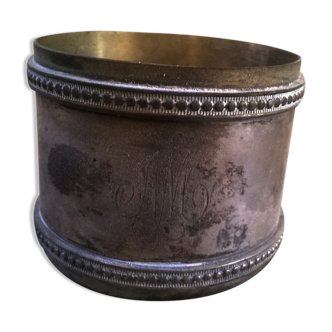 Silver metal towel round