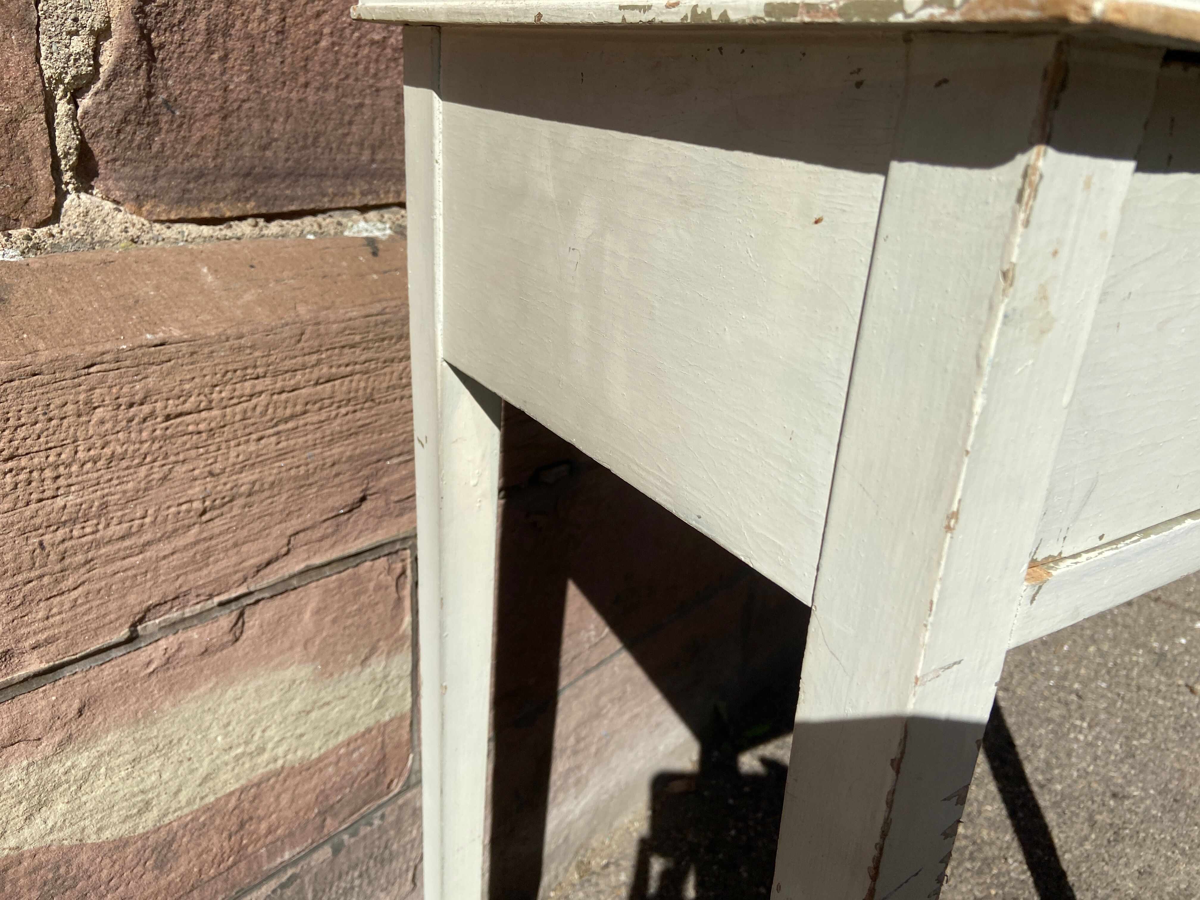 Table d'appoint en sapin vintage shabby chic