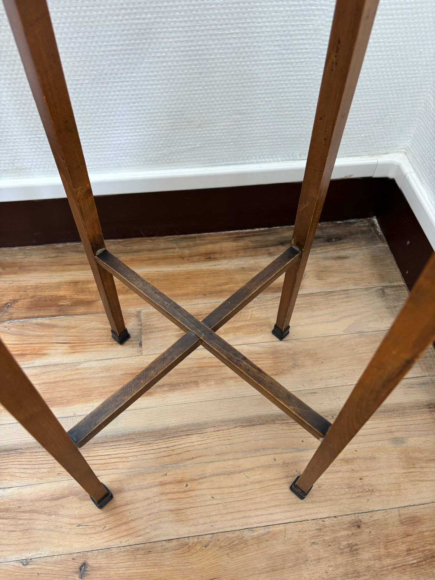 Art deco side table in wood with paint