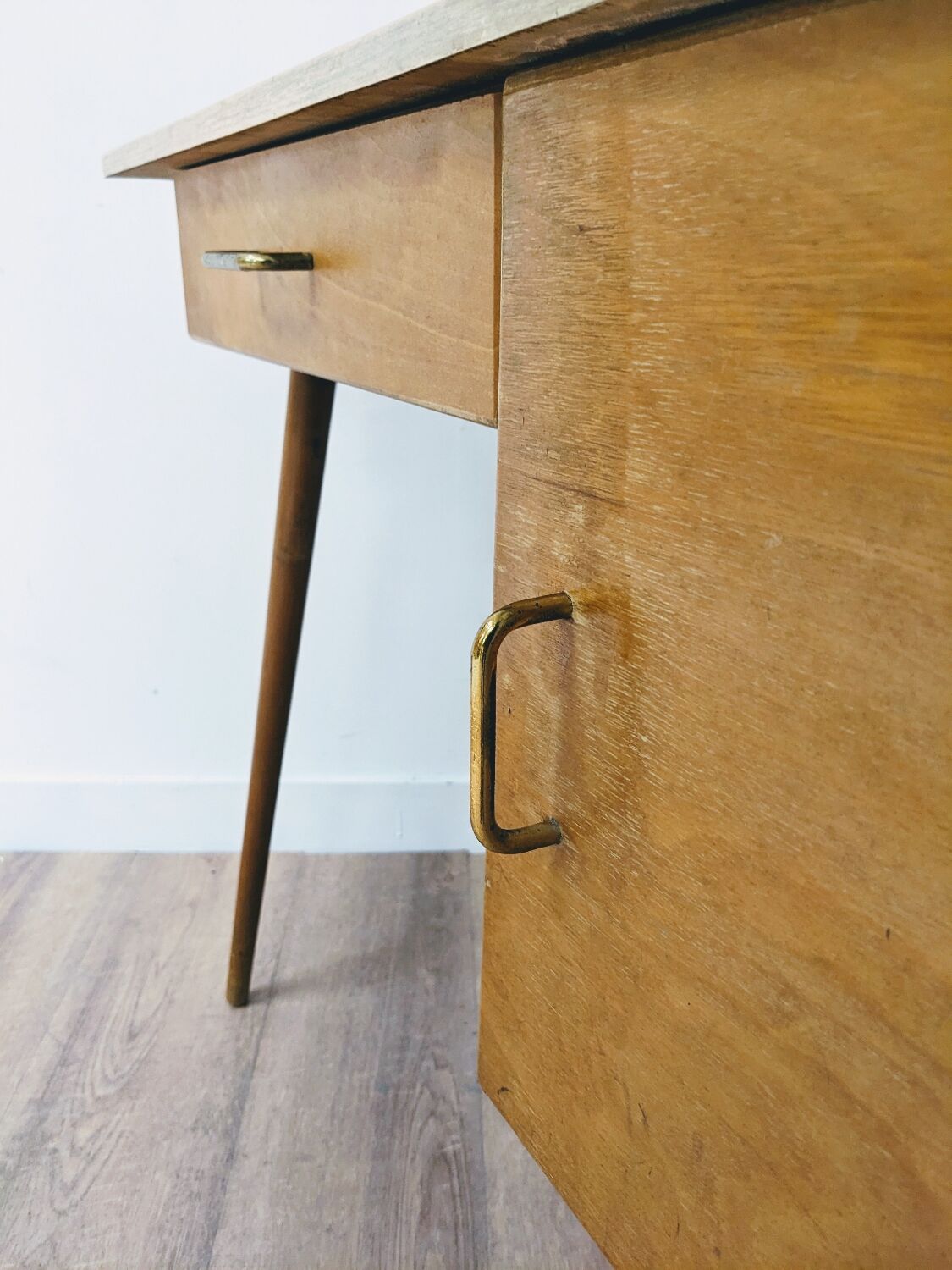 Bureau vintage scandinave en bois et formica