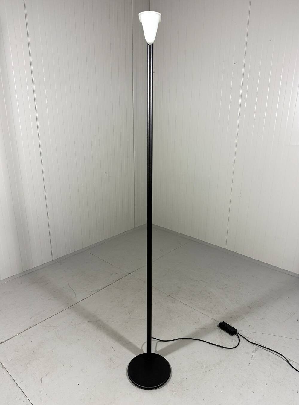 Arelux Milano minimalist floor lamp 1980’s