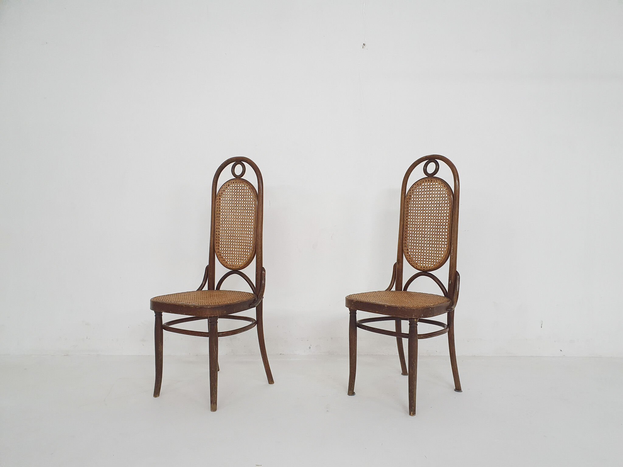 Set of 2 Thonet nr. 5 dining chairs, Romania, 1900