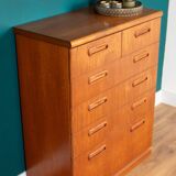 Commode rétro en teck des années 1960 à 2 tiroirs sur 4 tiroirs par Meredew