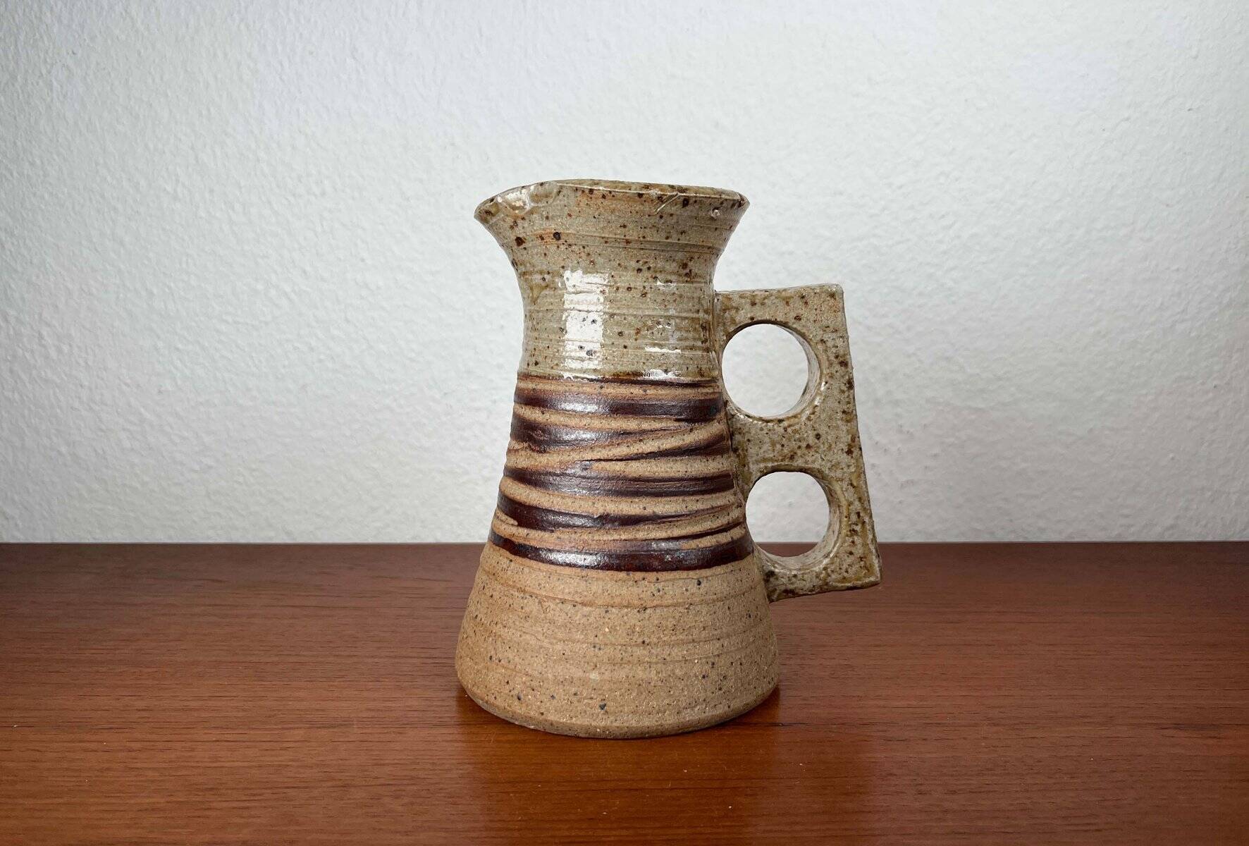 Danish modern studio pottery vase by Tue Poulsen for Tue Keramik, 1960.