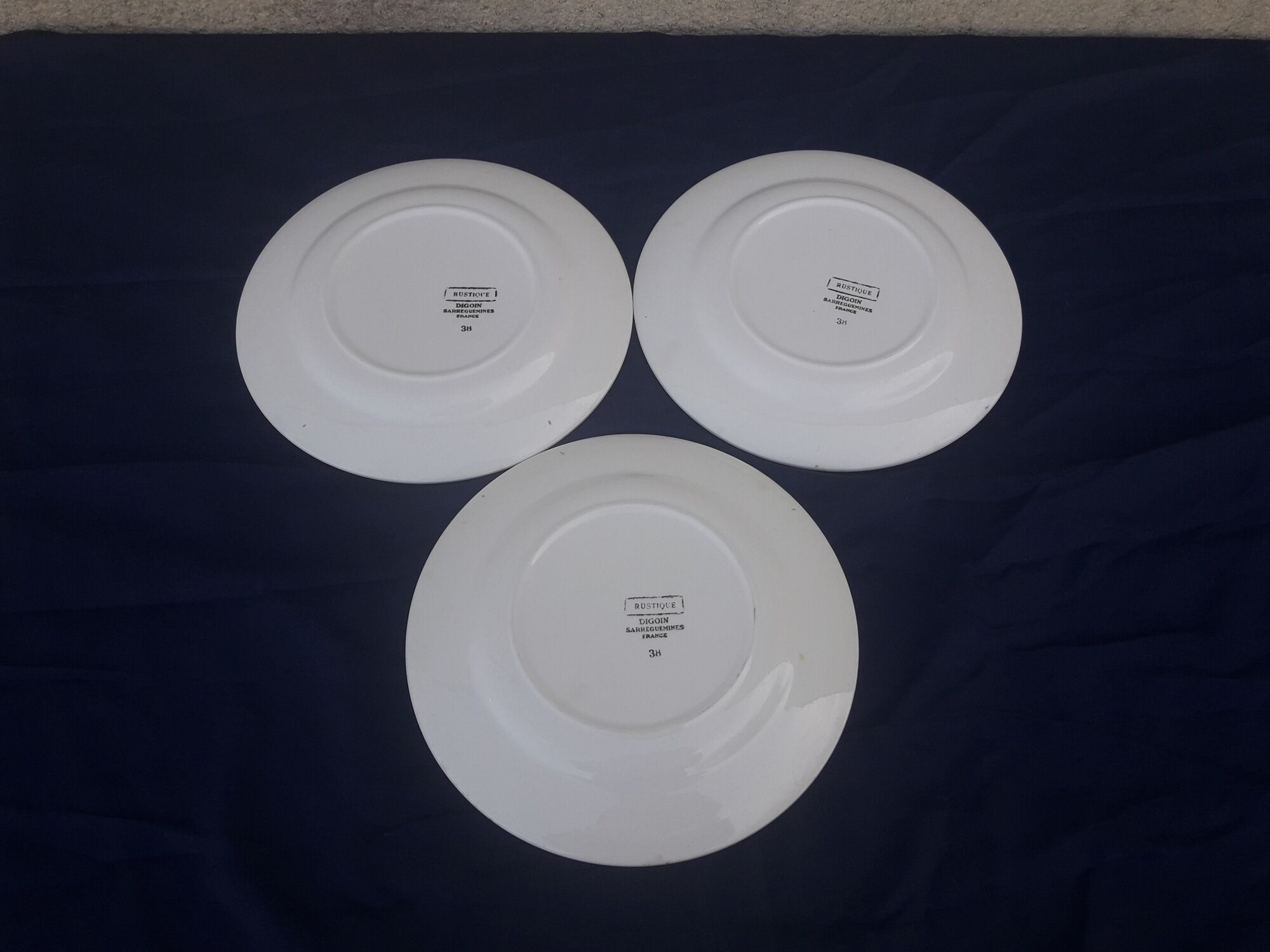 3 dessert plates made of earthenware by Digoin Sarreguemines rustic model No. 38 diam 20.5 cm