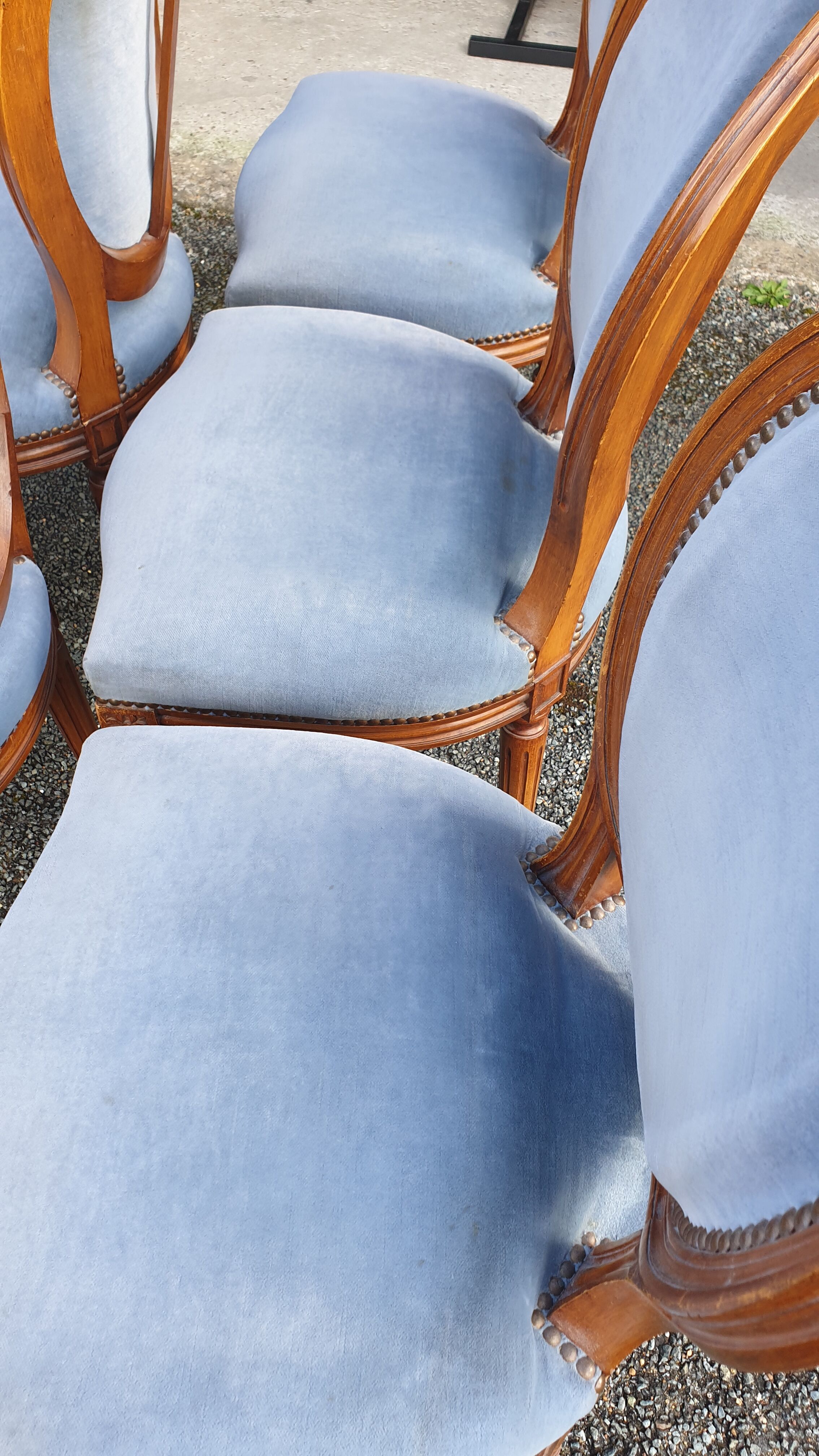6 chaises à  médaillon Louis XVI