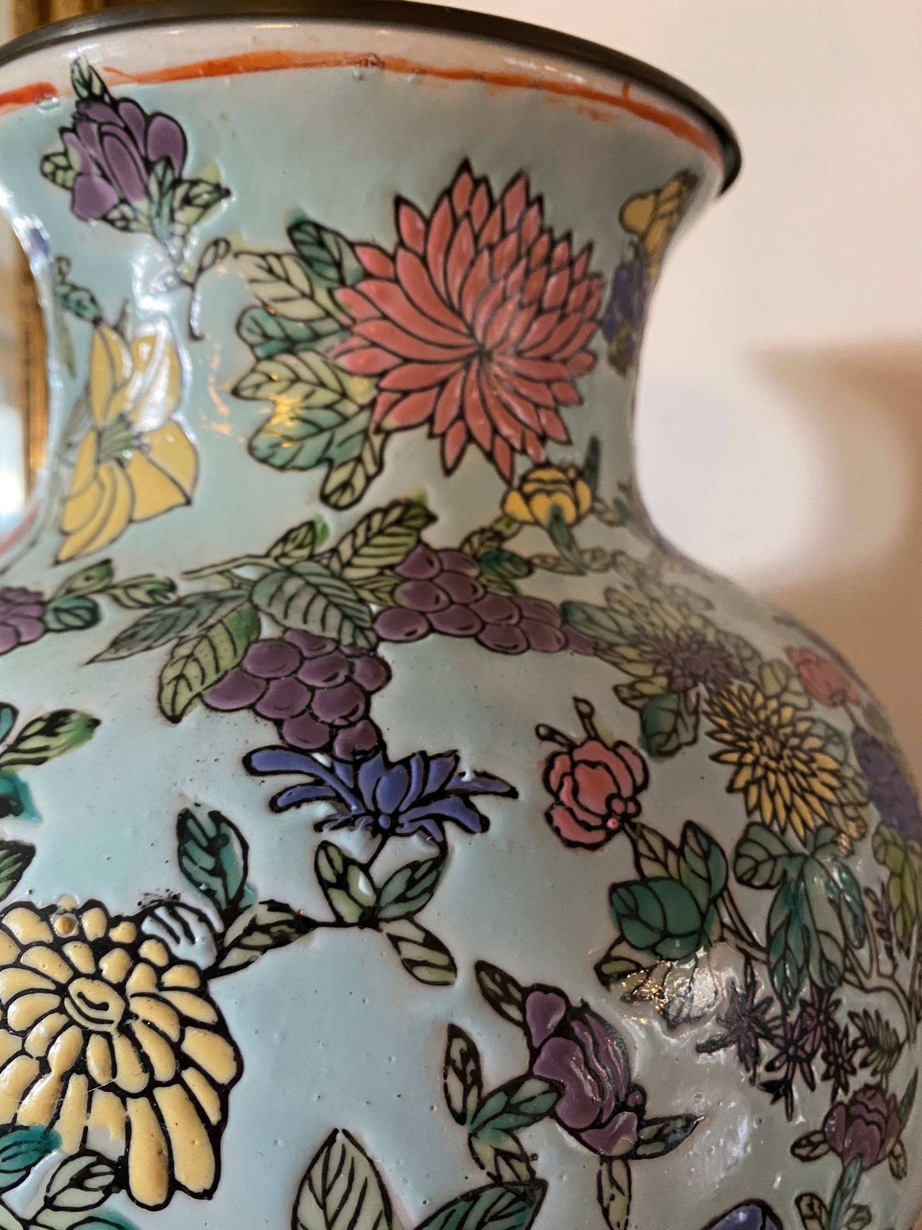 Large foot of enamel earthenware lamp with floral motifs (XX°)