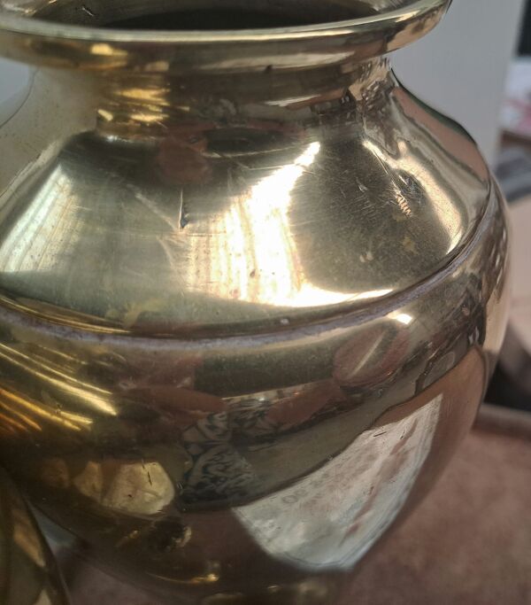 Paire de vases en laiton Indochine souffleur de bulles de savon
