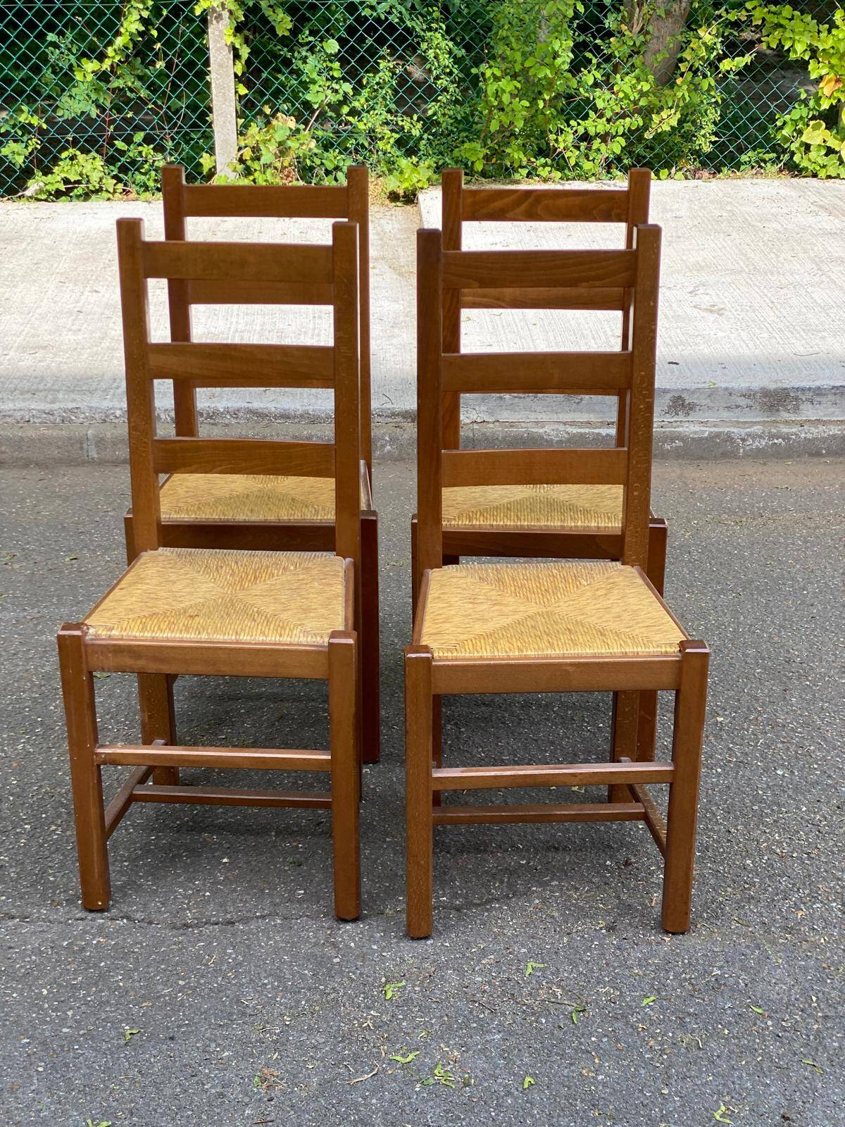4 solid wood and straw chairs, farmhouse style from the 1950s.