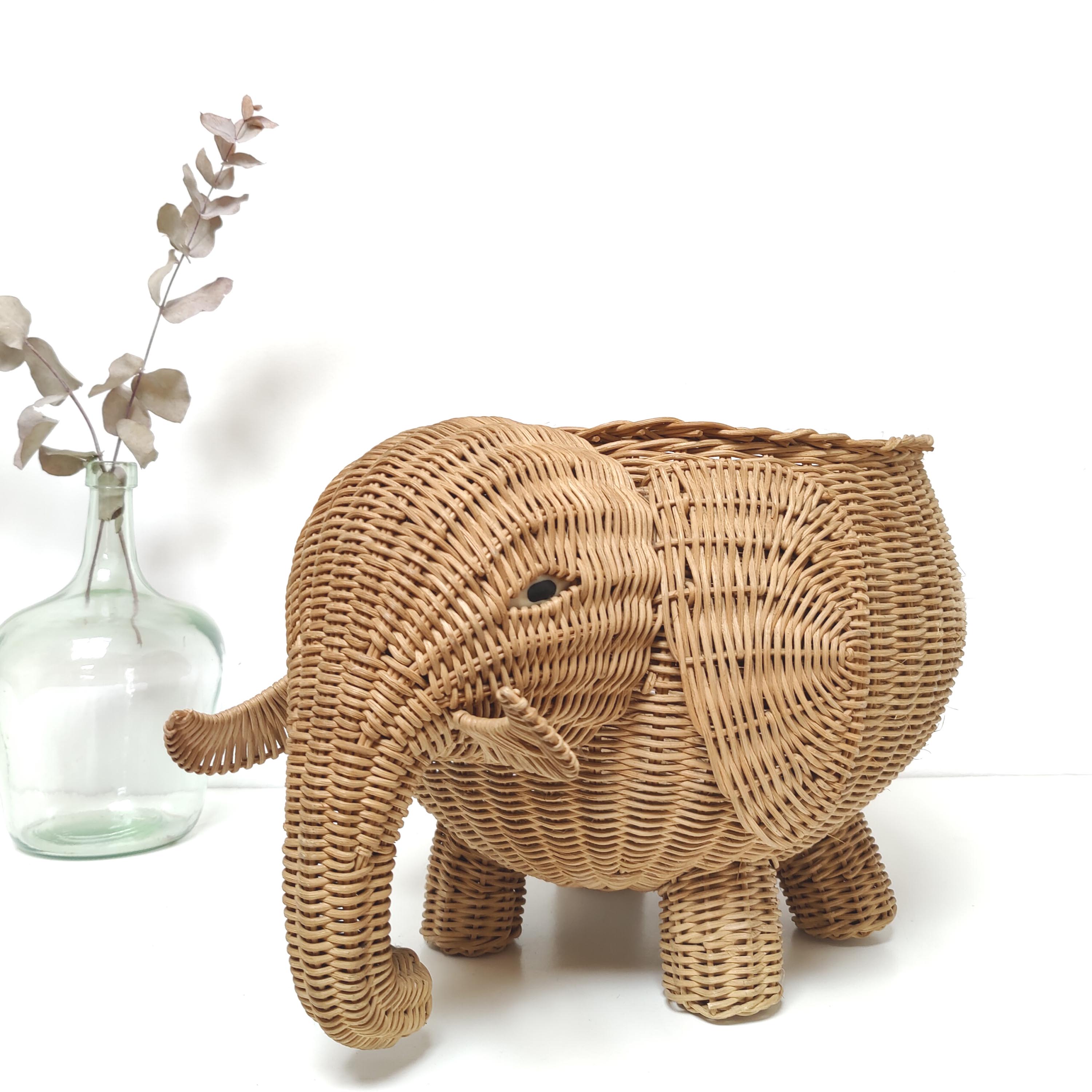 Rattan basket cache pot elephant 60s