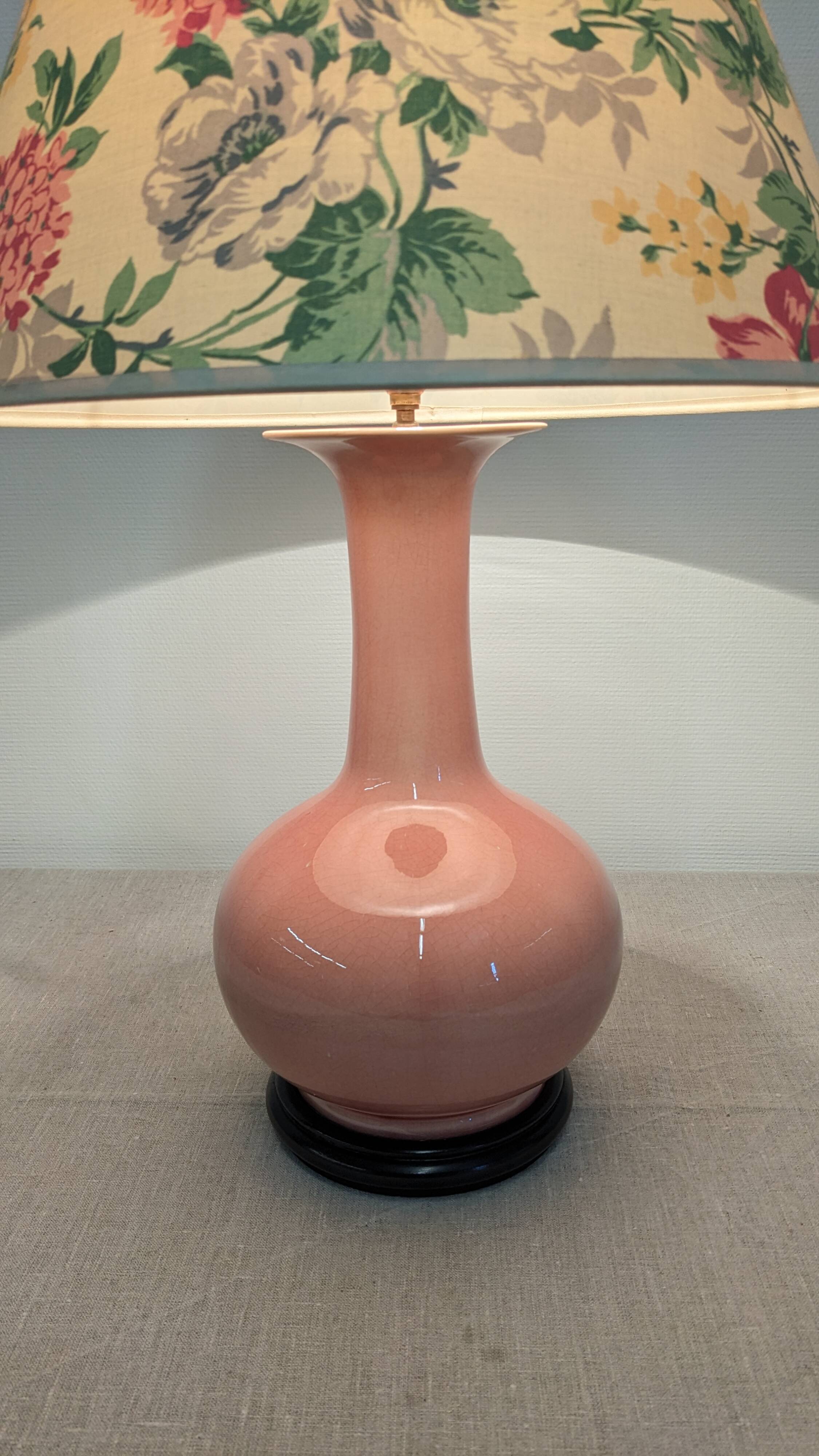 Charolles faience lamp in pink by Jacques Molin, France circa 1970.