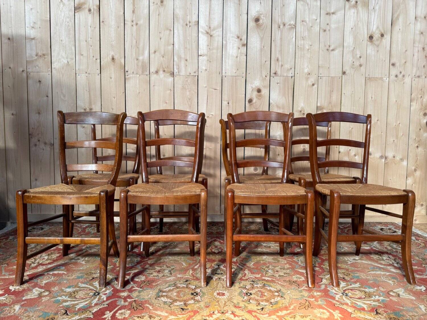 Set of 8 rustic chairs in Louis XV style – Fruitwood, straw seats.