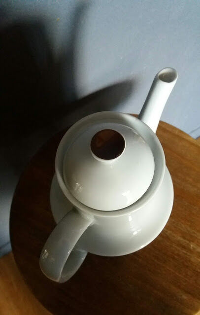 Retro Berry high porcelain coffee maker