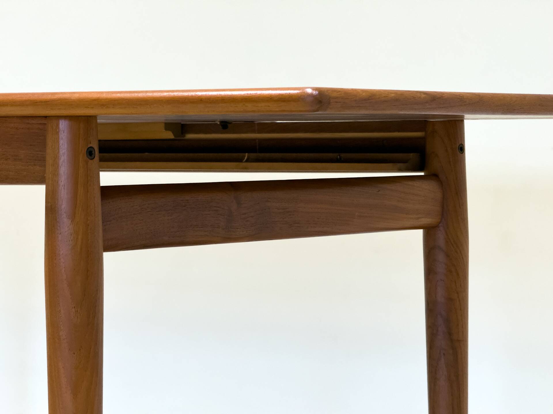Mid-Century Danish teak extending dining table (Johannes Andersen)