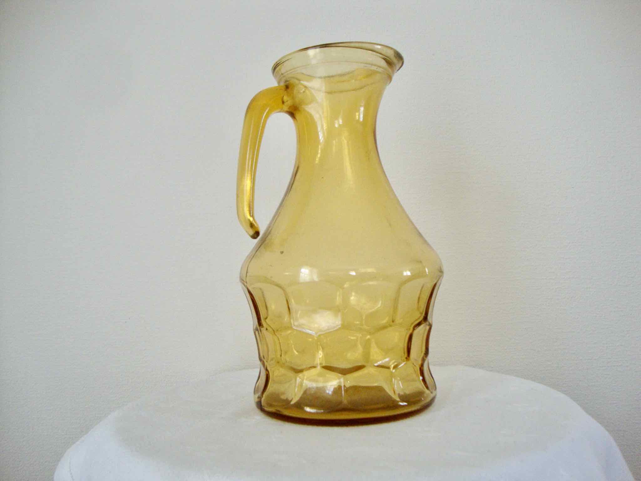 Carafe service and 15 vintage glasses