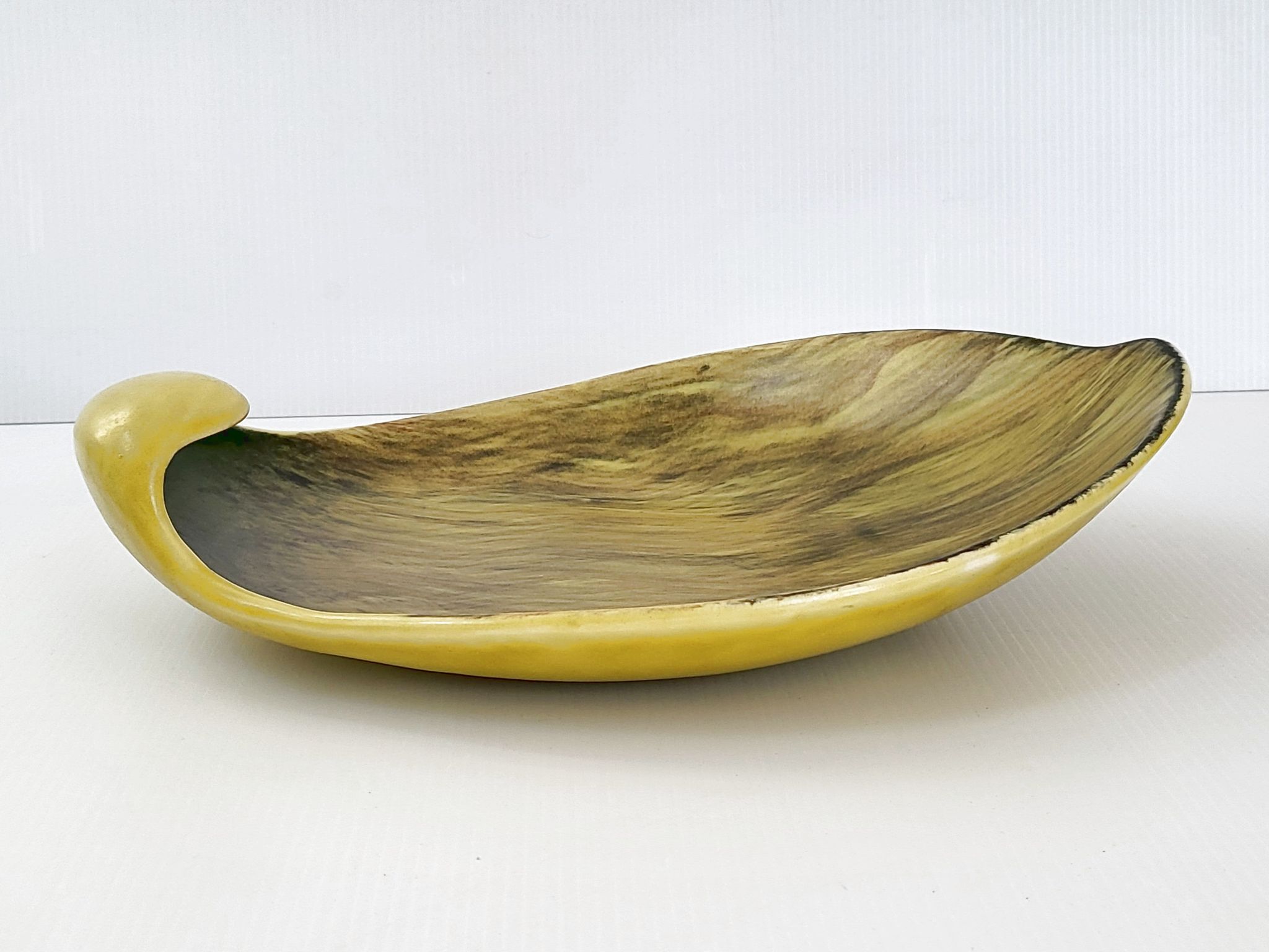 Dish Saint-Clément vintage 1950