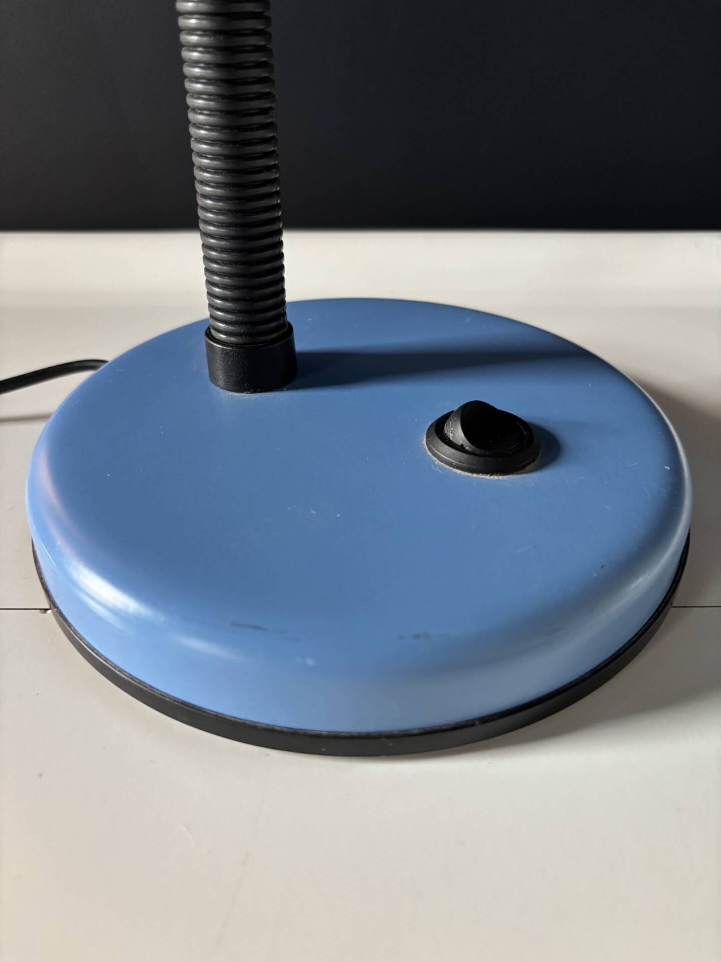 Lampe de bureau vintage en métal bleu