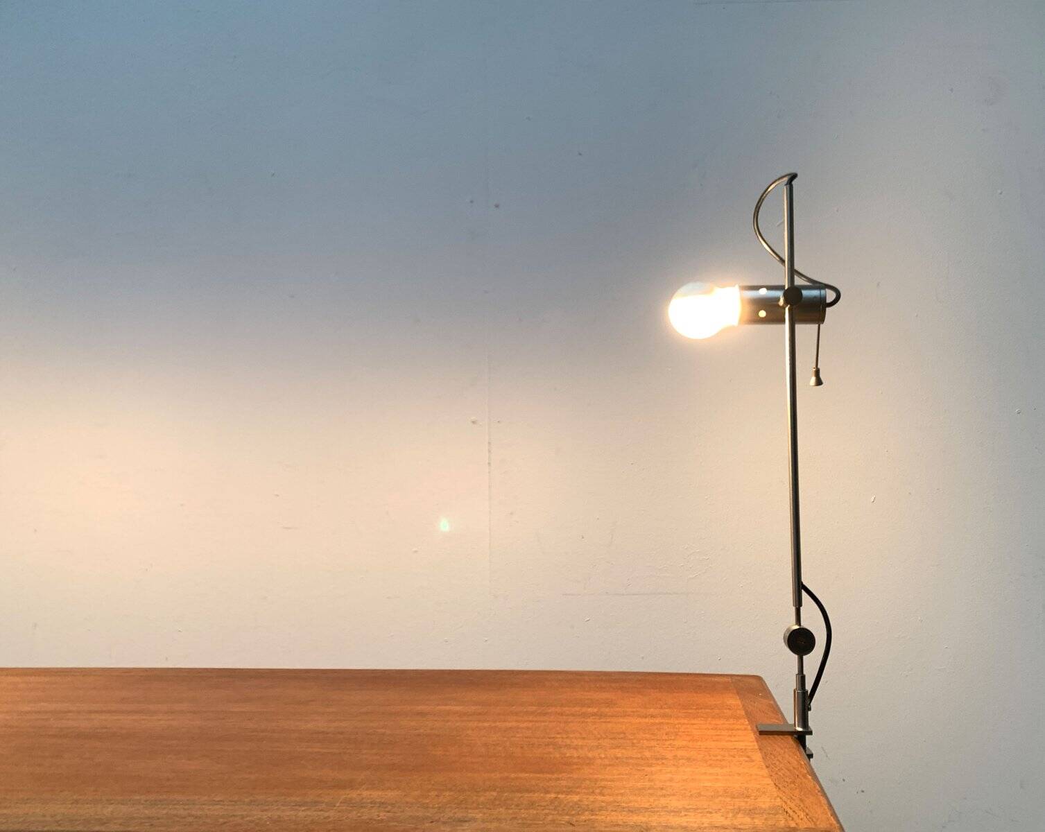 Italian table clamp lamp Model 255 by Tito Agnoli for Oluce, 1950s
