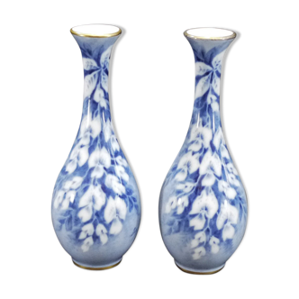 Vases à Bourgeons Pallas de Limoges Français with blue painted flowers signed Jan