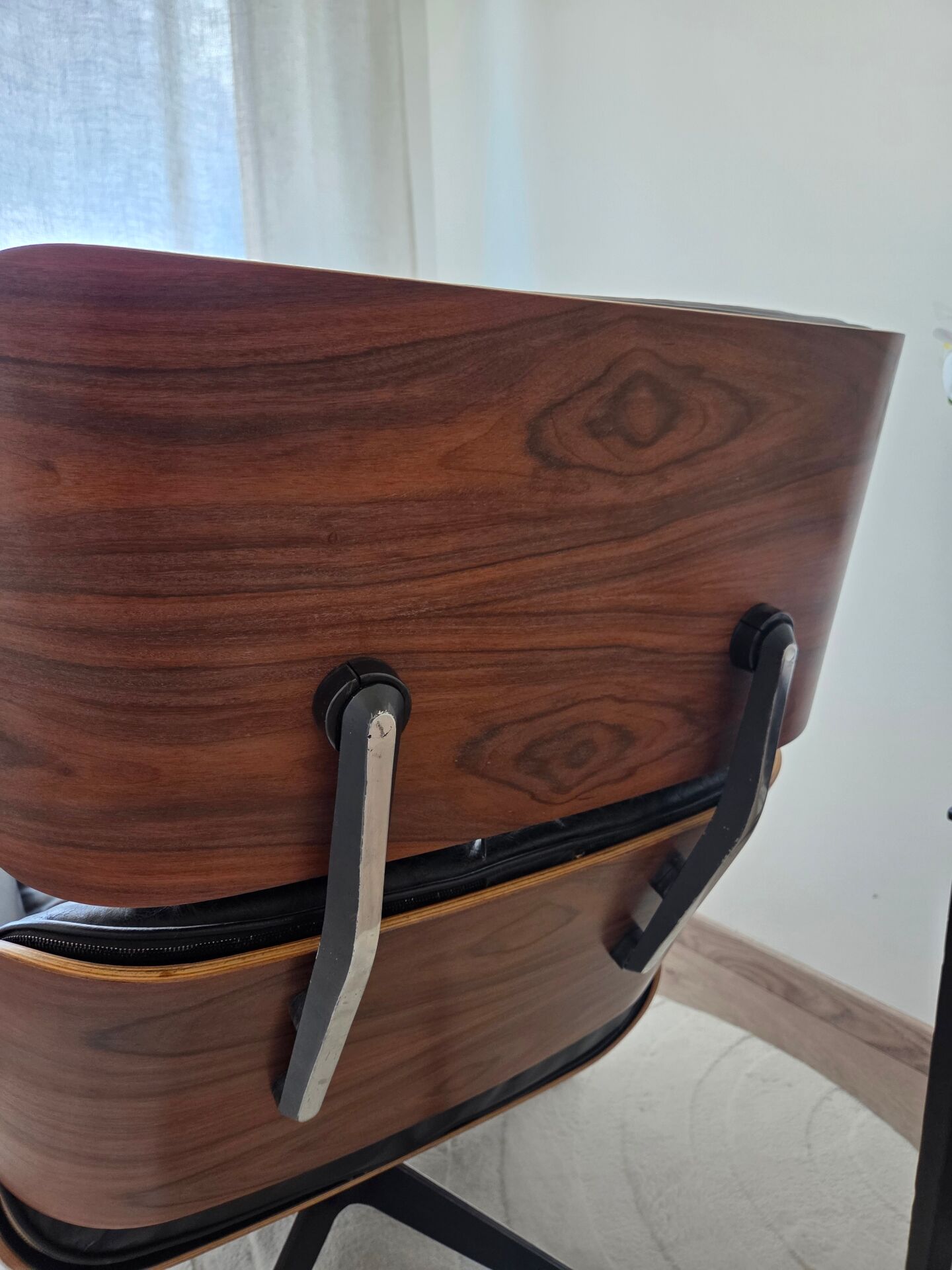 Fauteuil Eames mobilier international