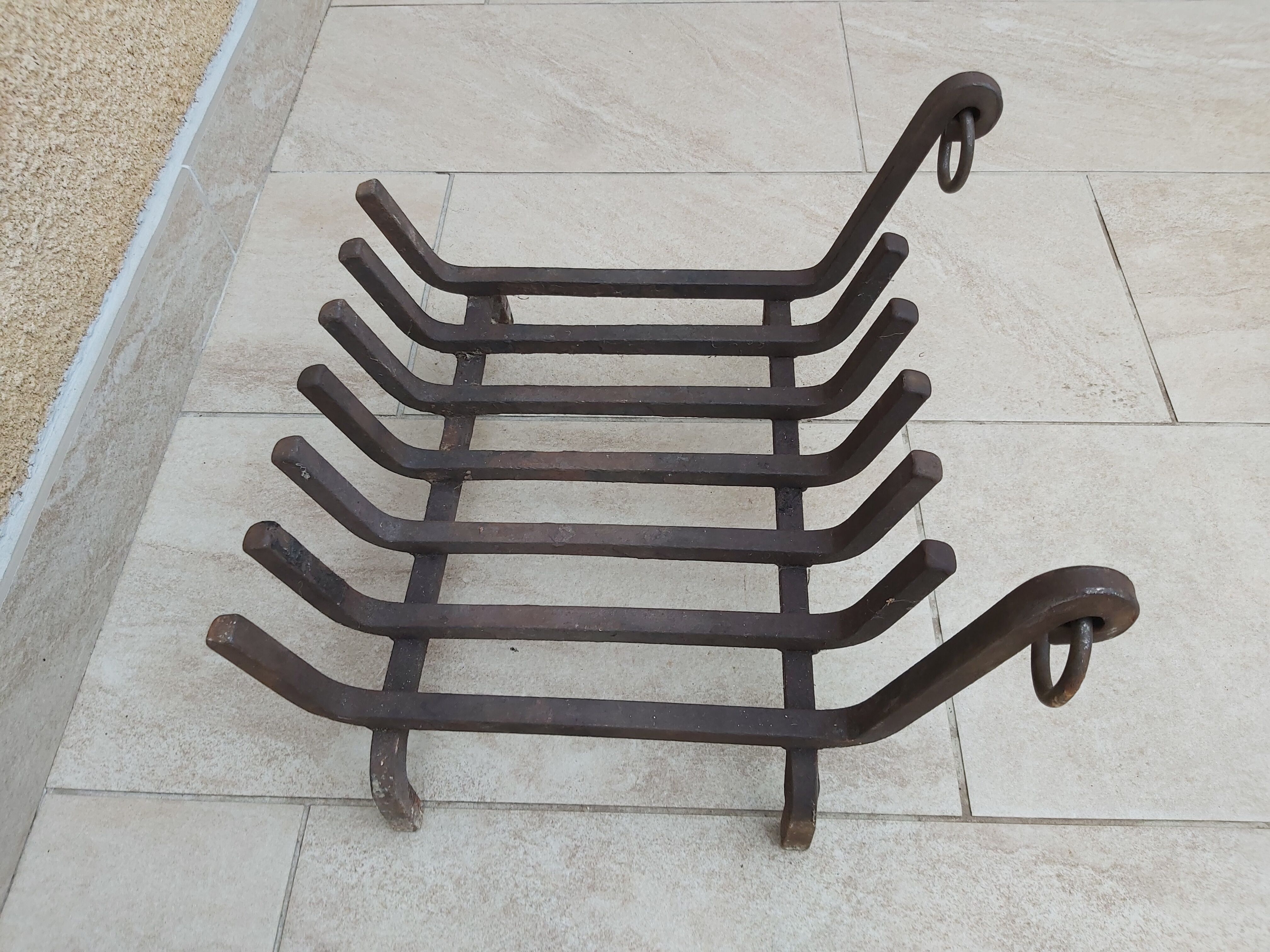 Cast iron log holder