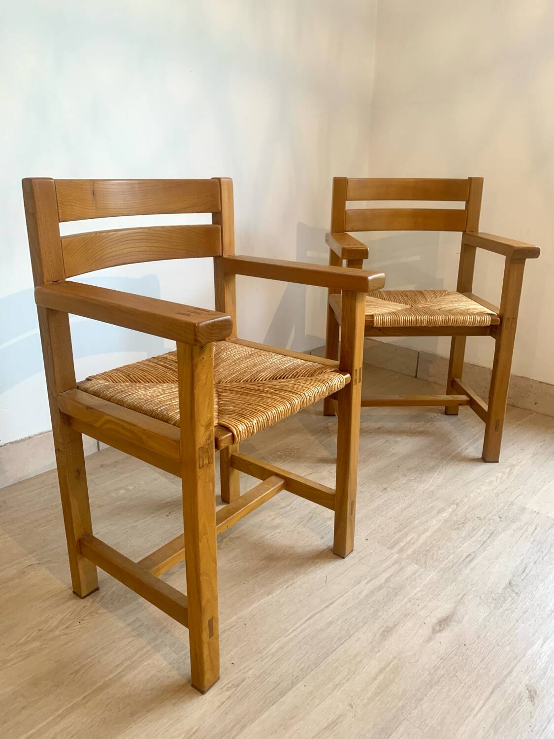 Paire de fauteuils orme massif Maison Regain