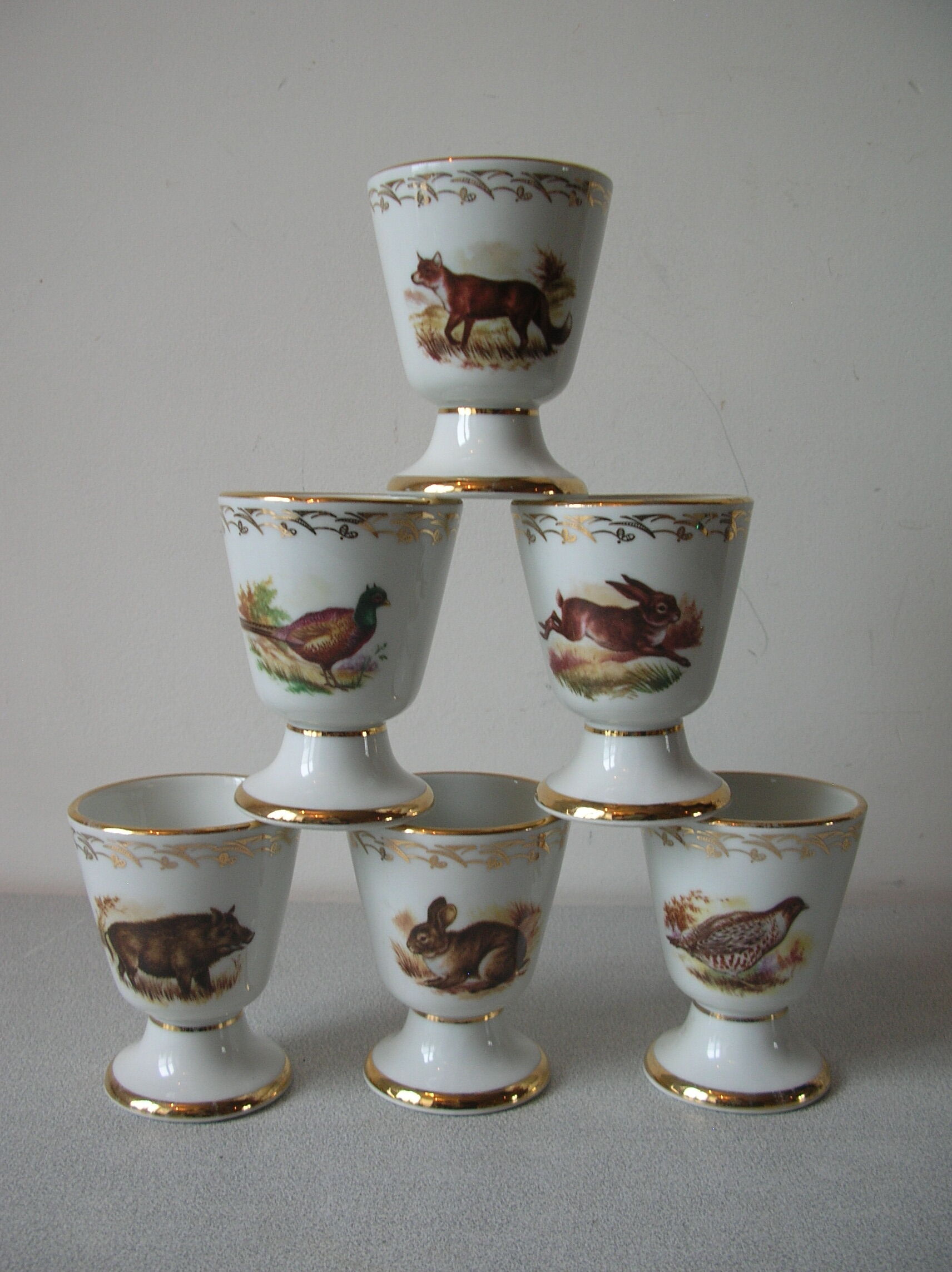 Ancien service à café 6 mazagrans porcelaine véritable décor gibier lièvre renard sanglier