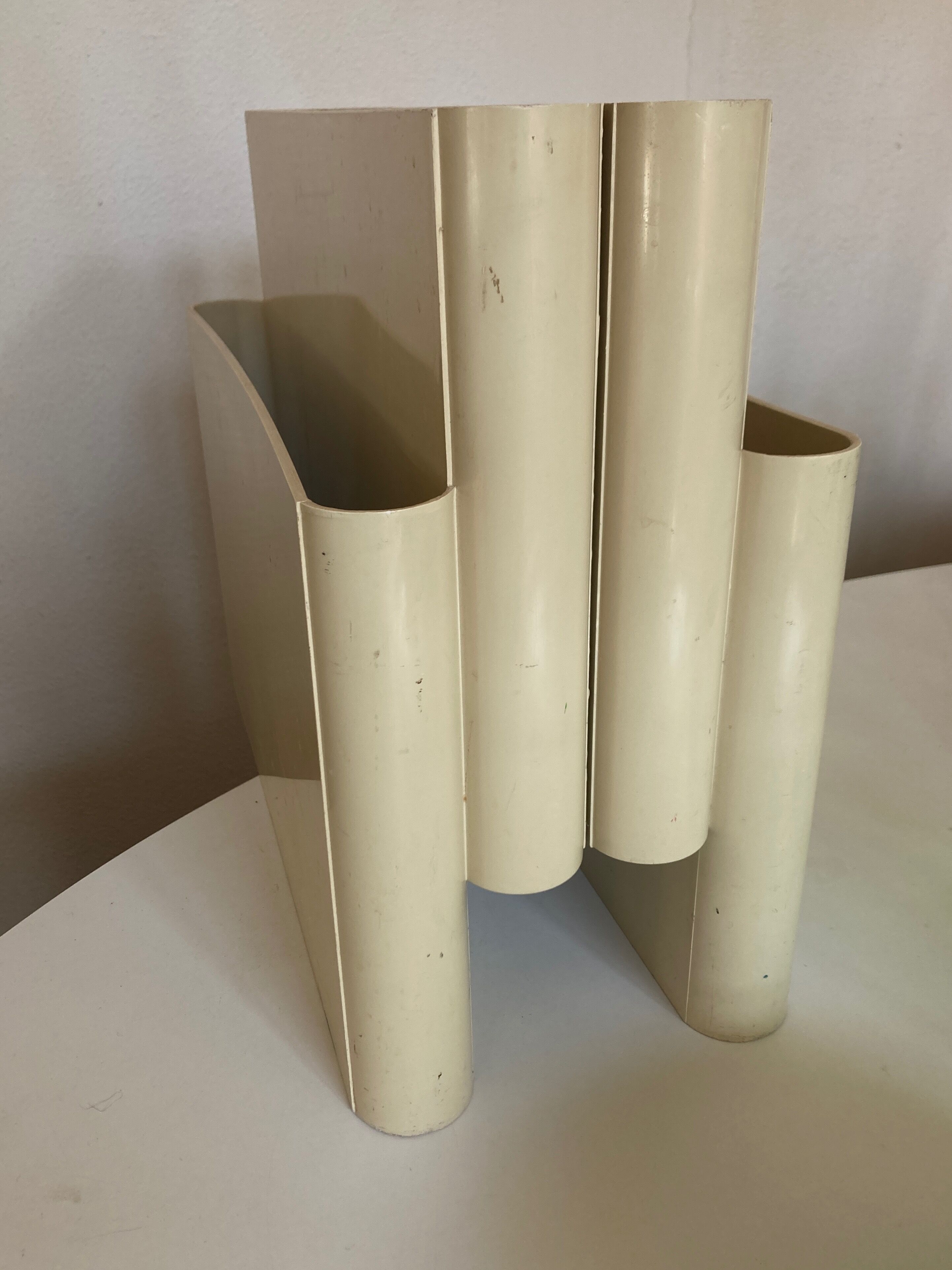 Porte revues par Giotto Stoppino pour Kartell 1971