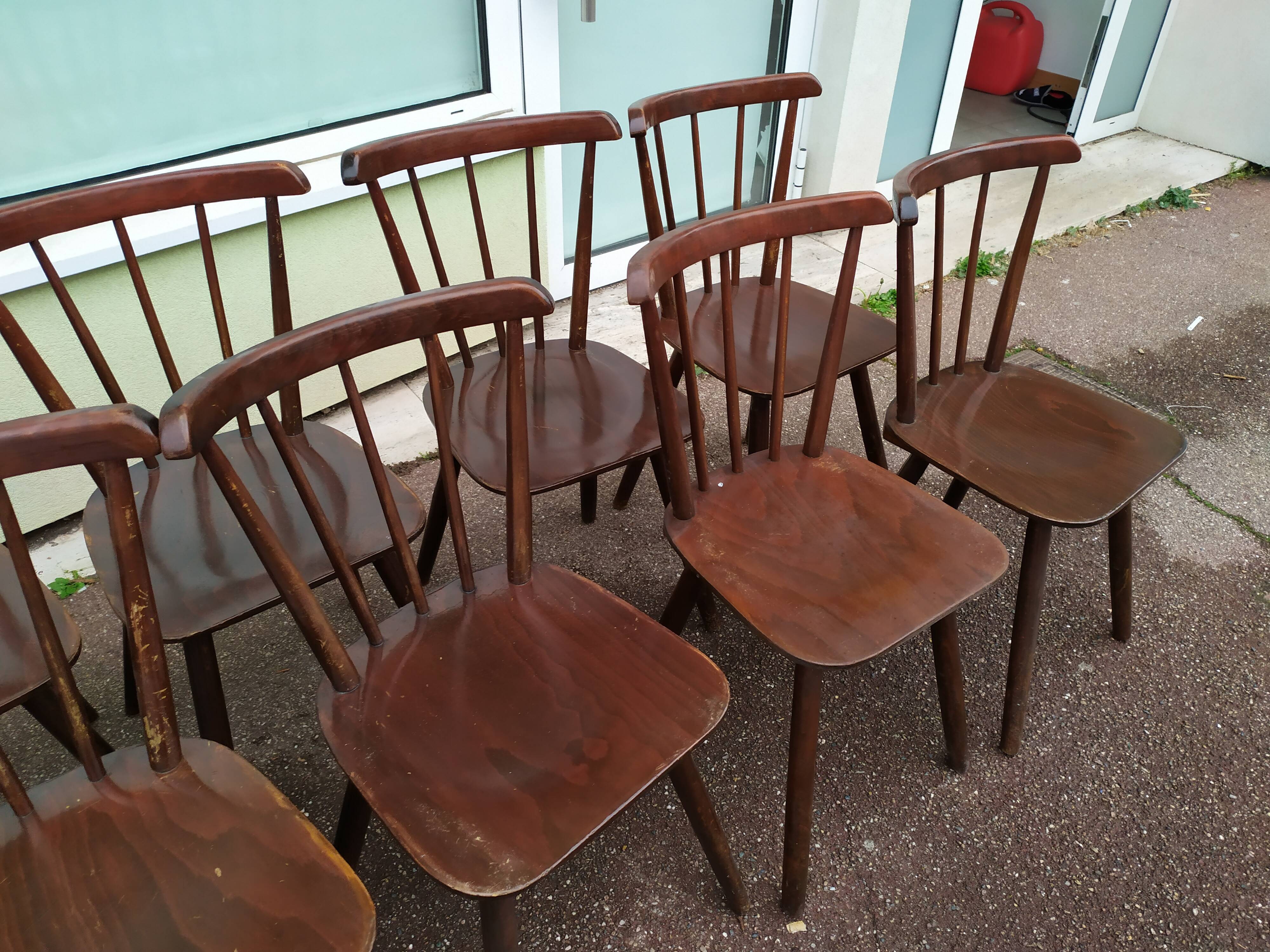 Set of 10 wooden bistro chairs - vintage