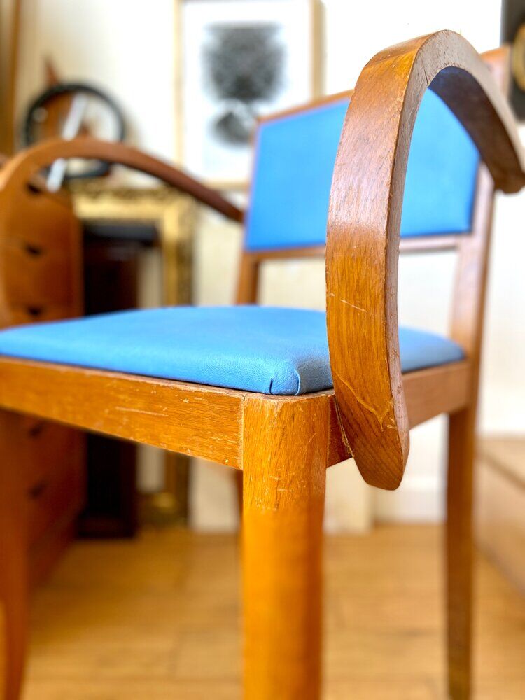 Bridge armchair in wood and blue skaï