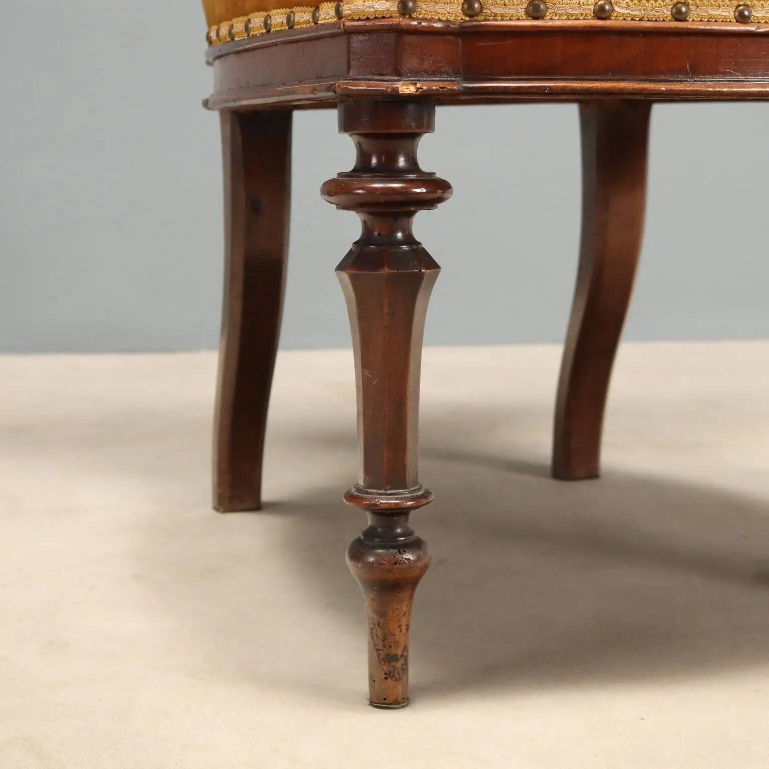 Umbertine chairs in walnut - Italy late 19th century