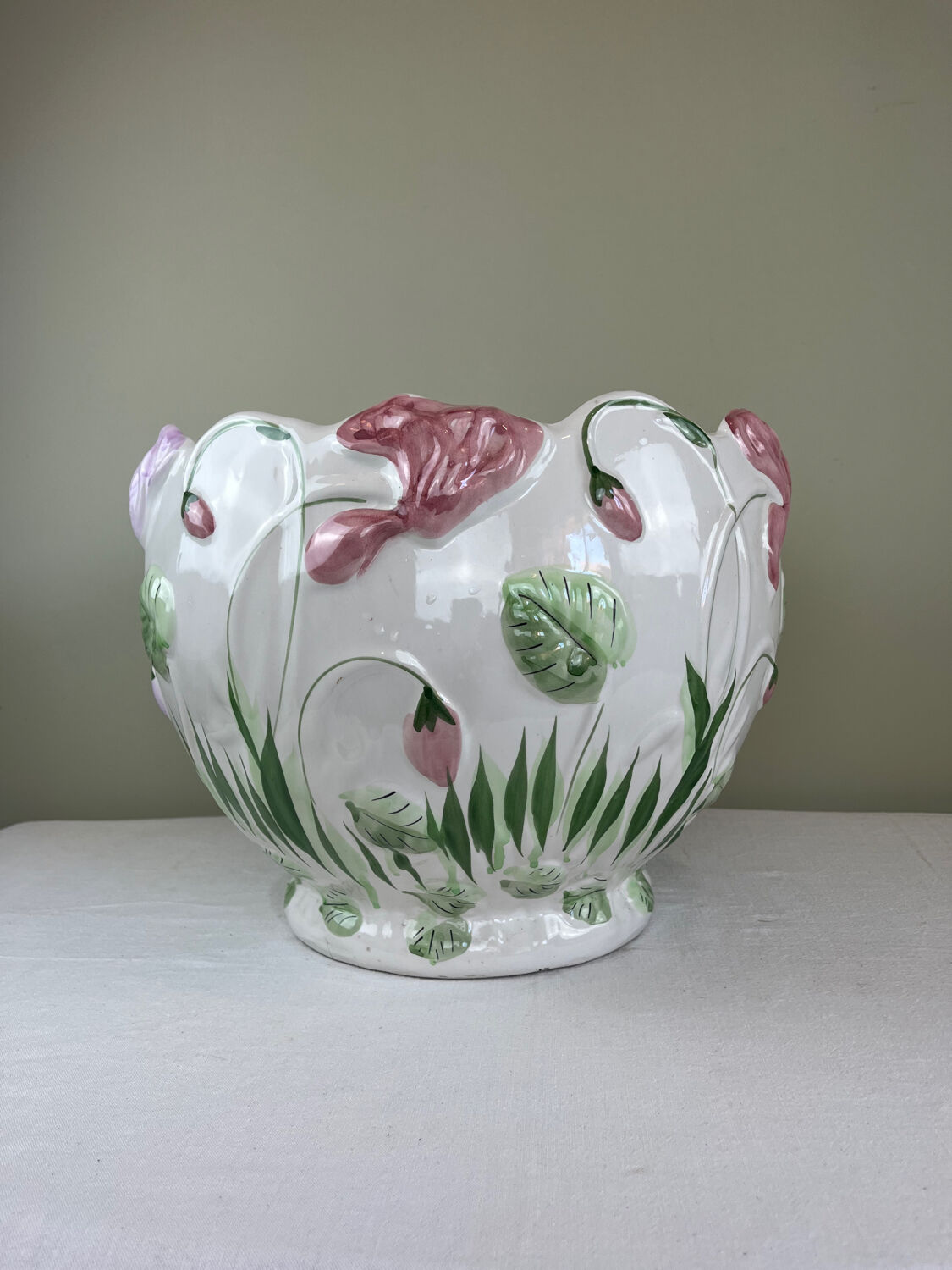 Important glazed ceramic cache pot