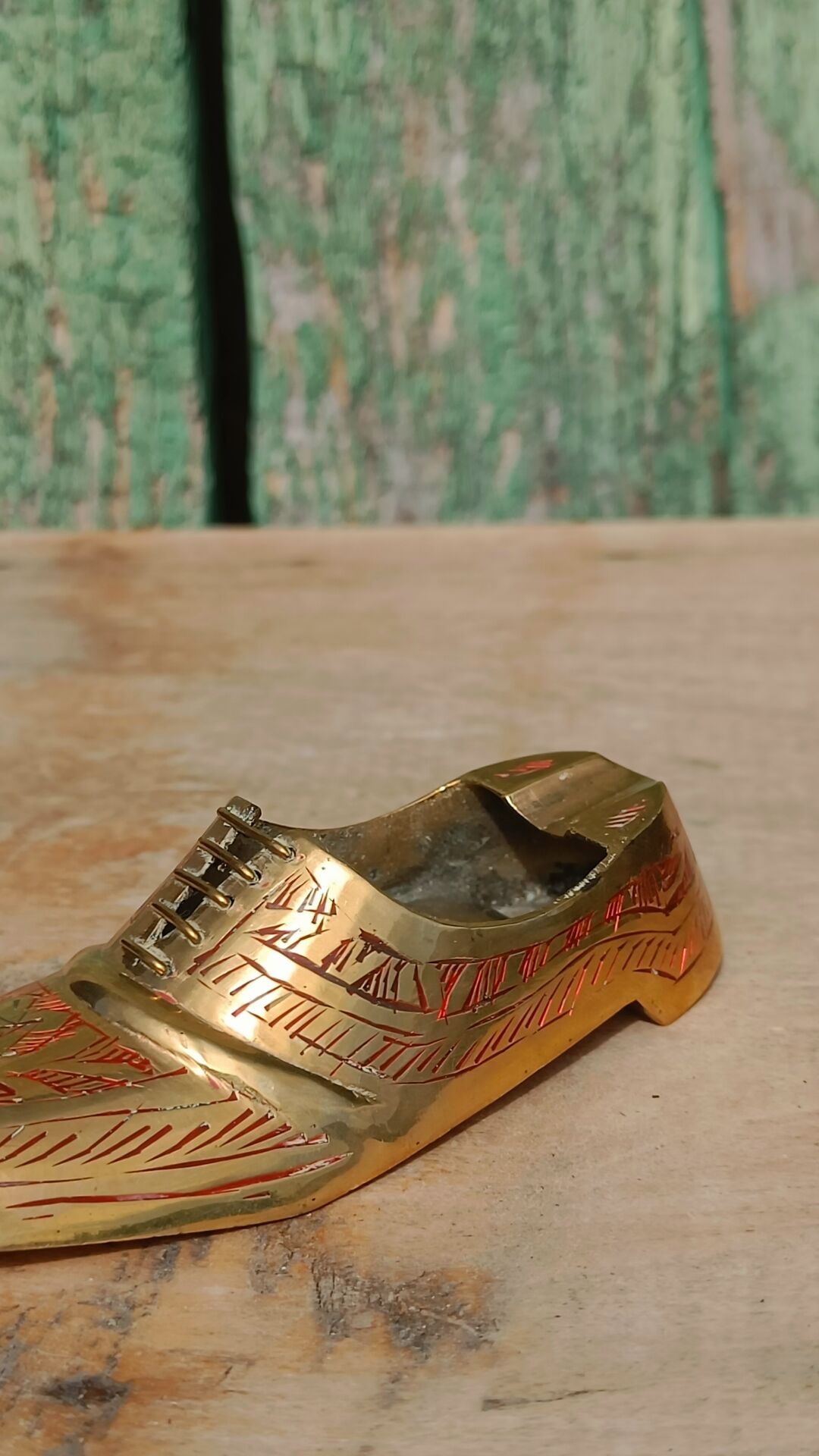 Cendrier vintage en laiton forme chaussure